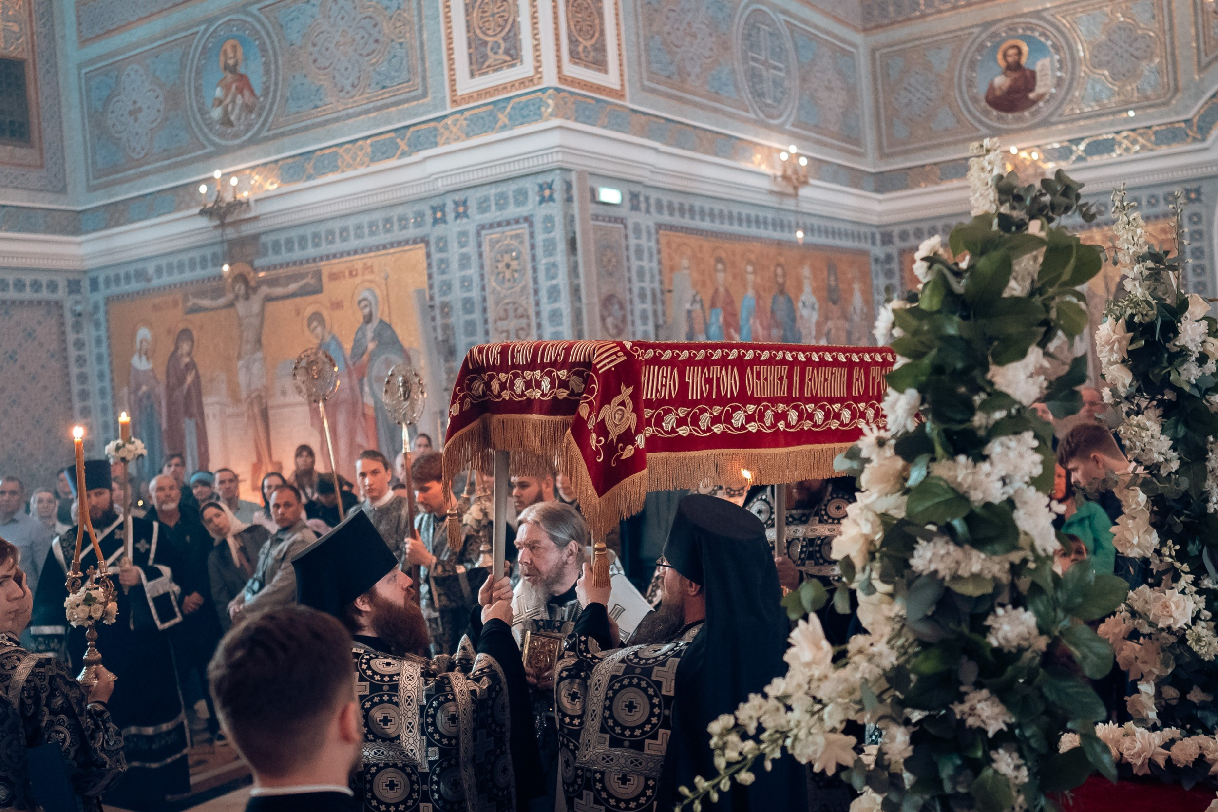 Богослужение Великой пятницы в Херсонесском монастыре Севастополь. Церковный фотограф Севастополь