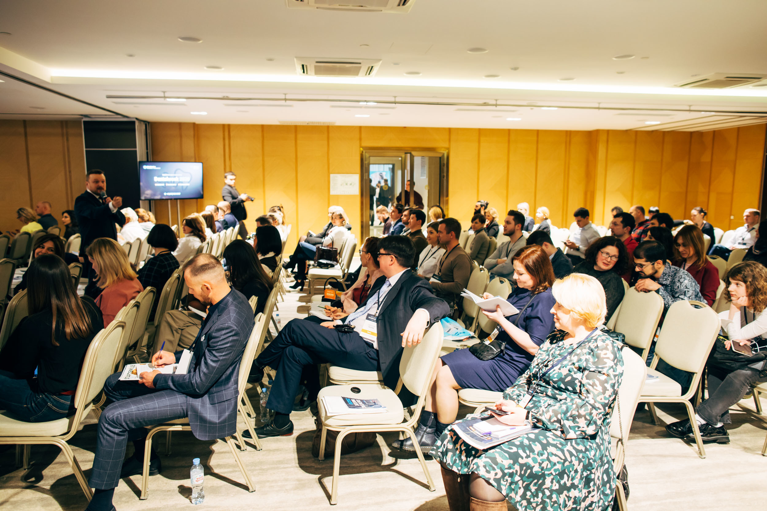 Конференция стоматологов #DentalWeek2020. Ведущий на свадьбу, корпоратив и юбилей в Москве Сергей Рябинин