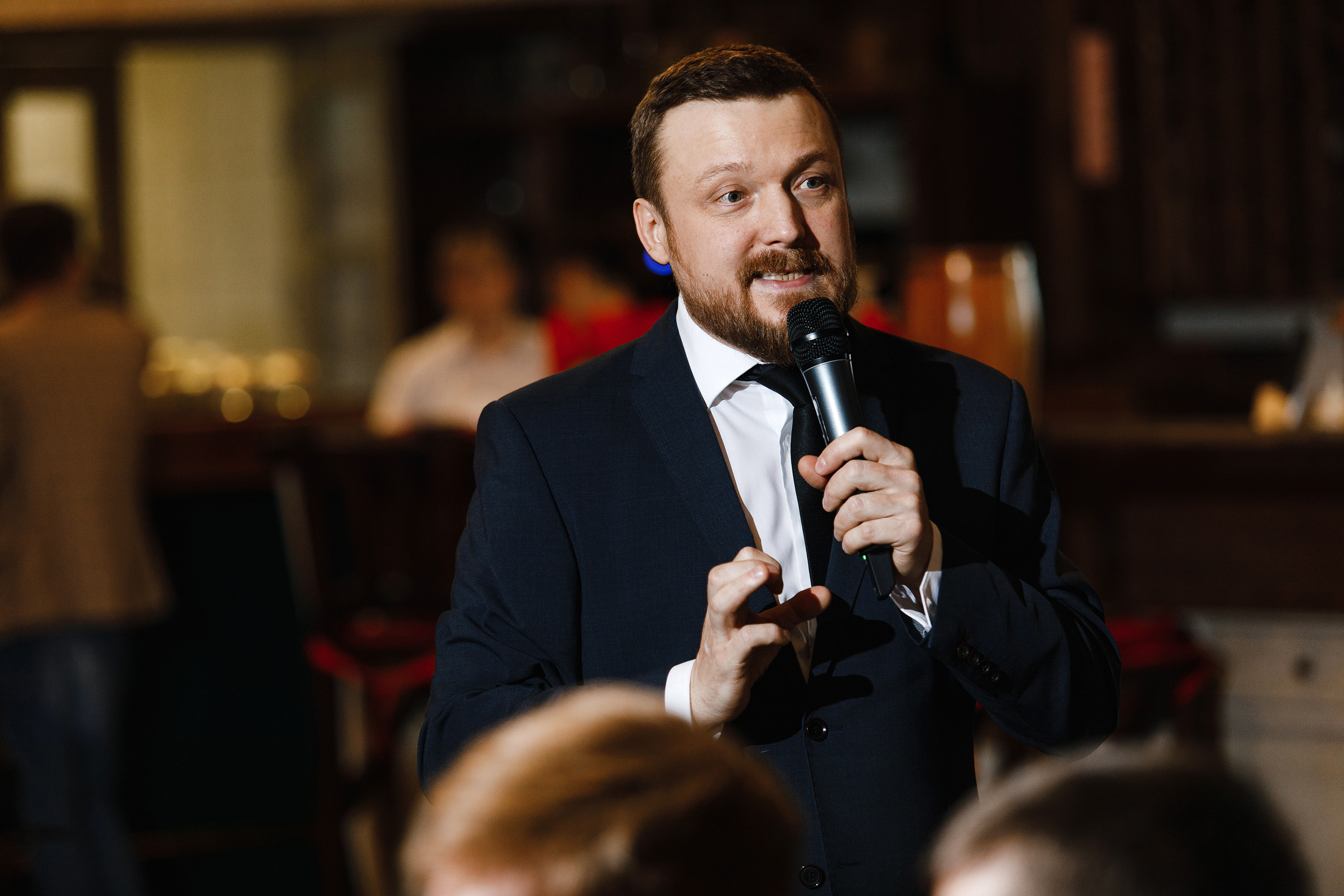 Ведущий на новогодний корпоратив в Москве Сергей Рябинин. Конкурсы на. Ведущий на свадьбу, корпоратив и юбилей в Москве Сергей Рябинин