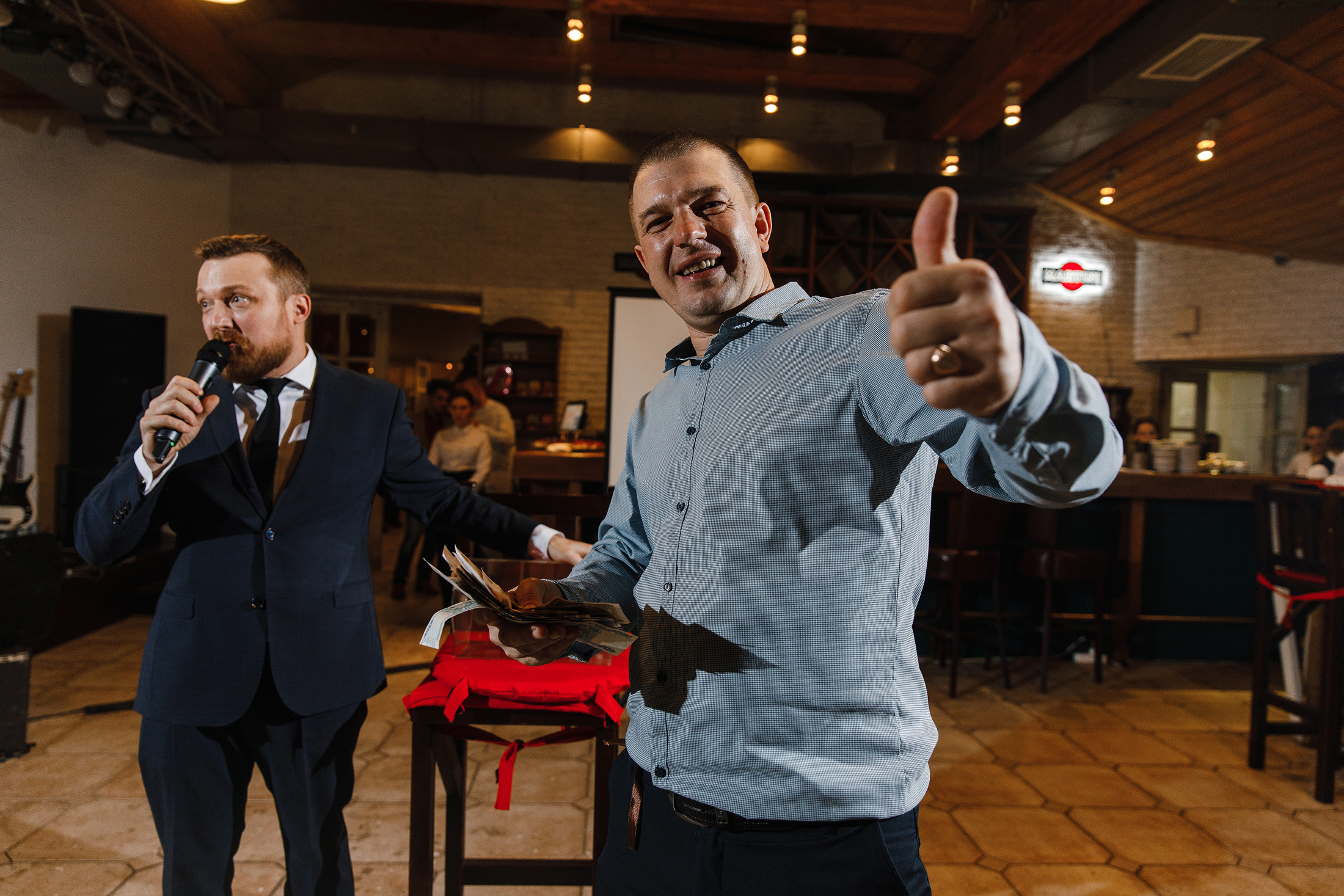 Ведущий на новогодний корпоратив в Москве Сергей Рябинин. Конкурсы на. Ведущий на свадьбу, корпоратив и юбилей в Москве Сергей Рябинин