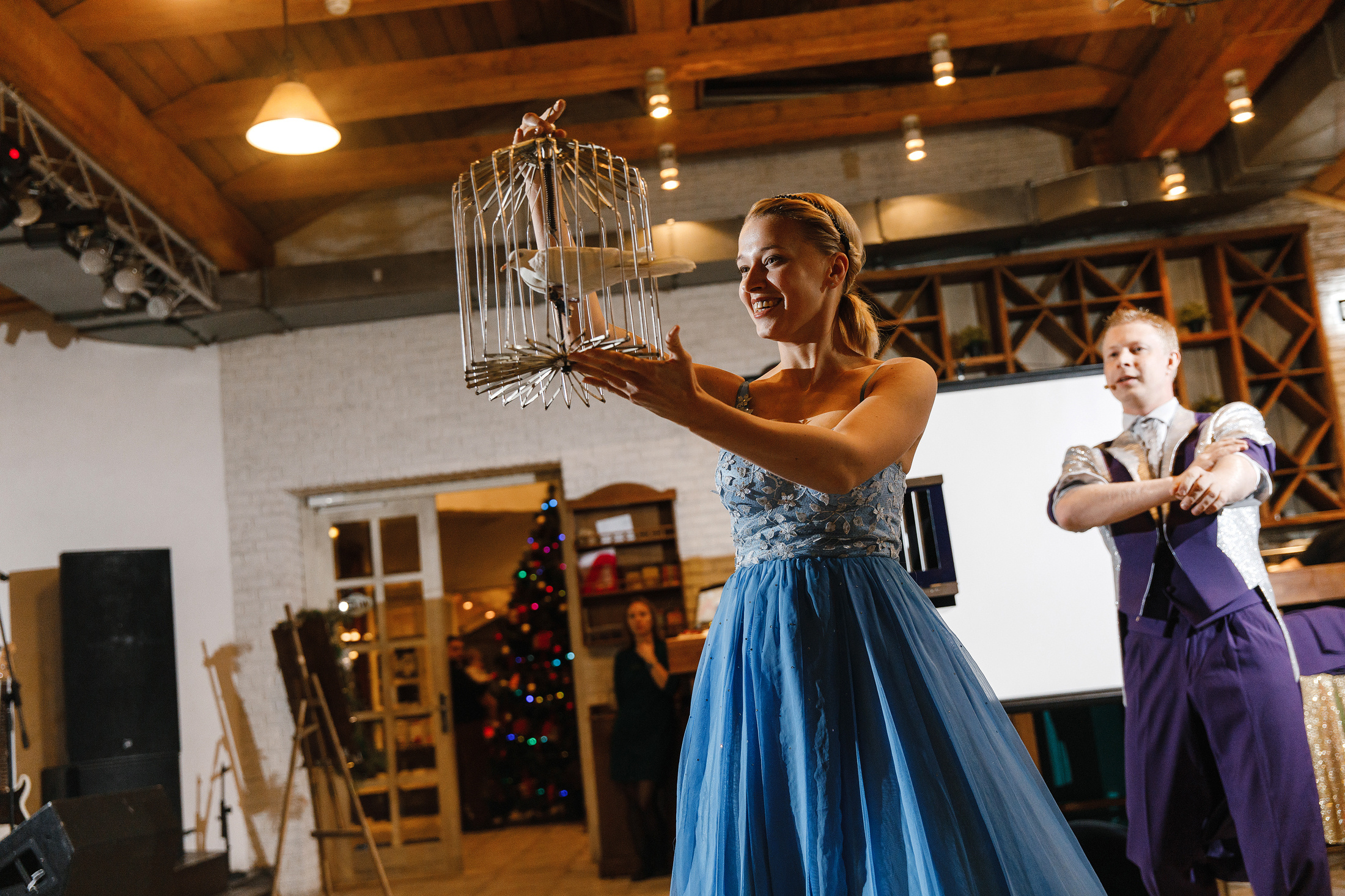 Ведущий на новогодний корпоратив в Москве Сергей Рябинин. Конкурсы на. Ведущий на свадьбу, корпоратив и юбилей в Москве Сергей Рябинин