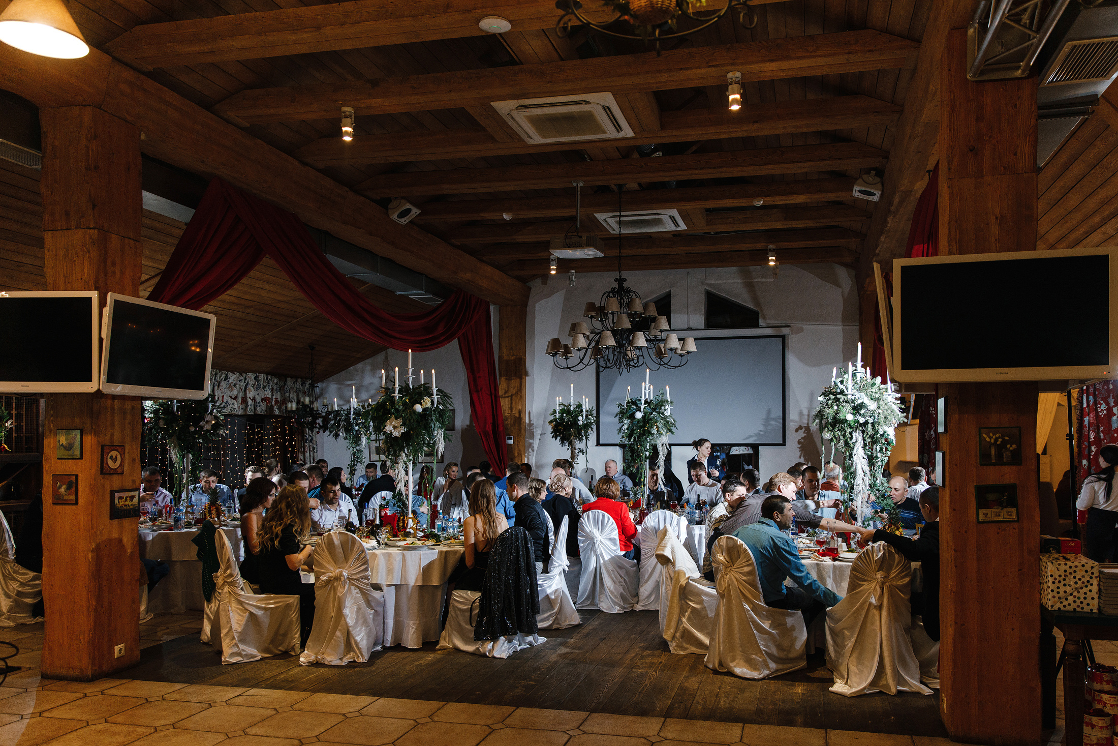 Ведущий на новогодний корпоратив в Москве Сергей Рябинин. Конкурсы на. Ведущий на свадьбу, корпоратив и юбилей в Москве Сергей Рябинин