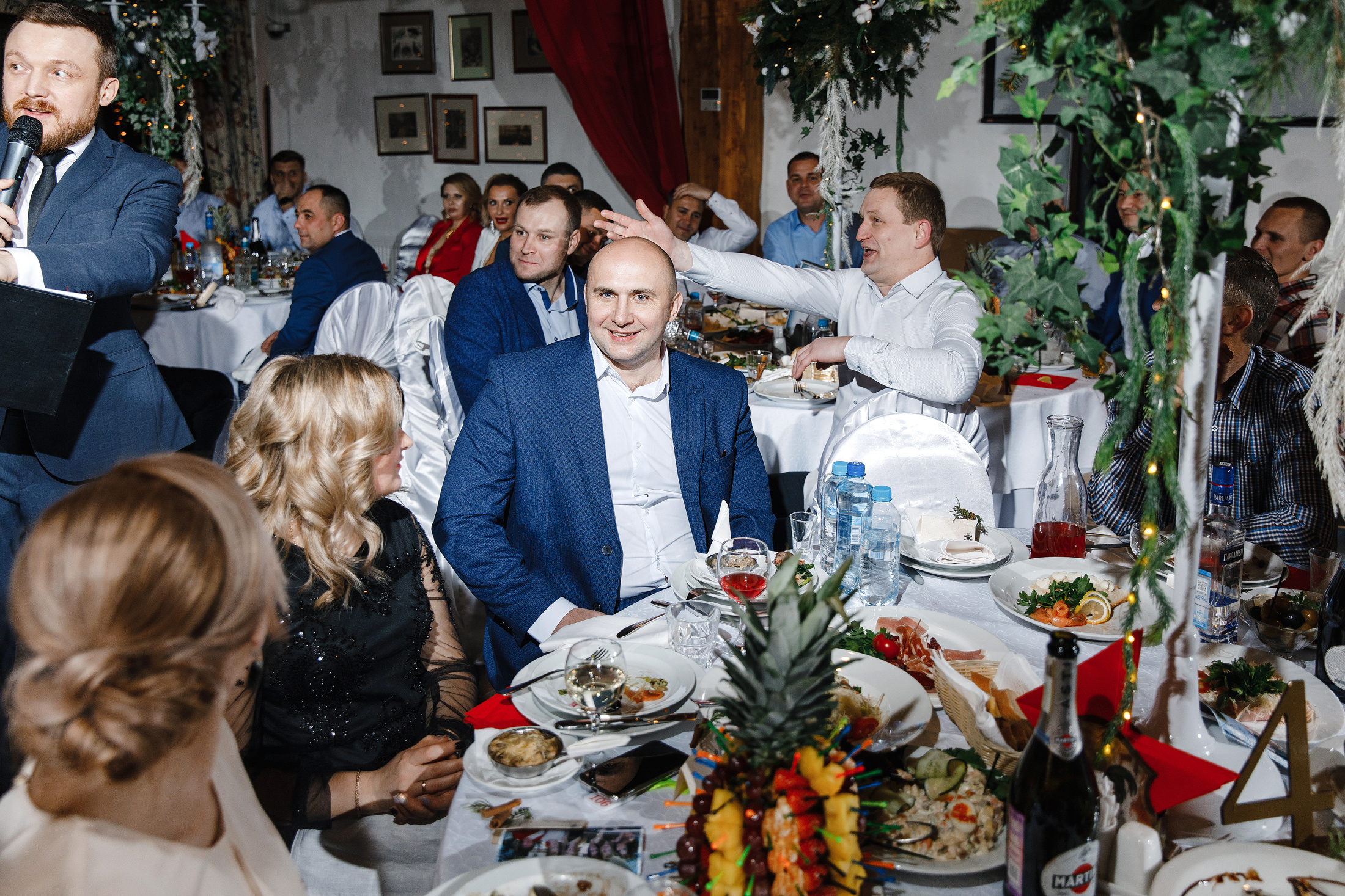 Ведущий на новогодний корпоратив в Москве Сергей Рябинин. Конкурсы на. Ведущий на свадьбу, корпоратив и юбилей в Москве Сергей Рябинин