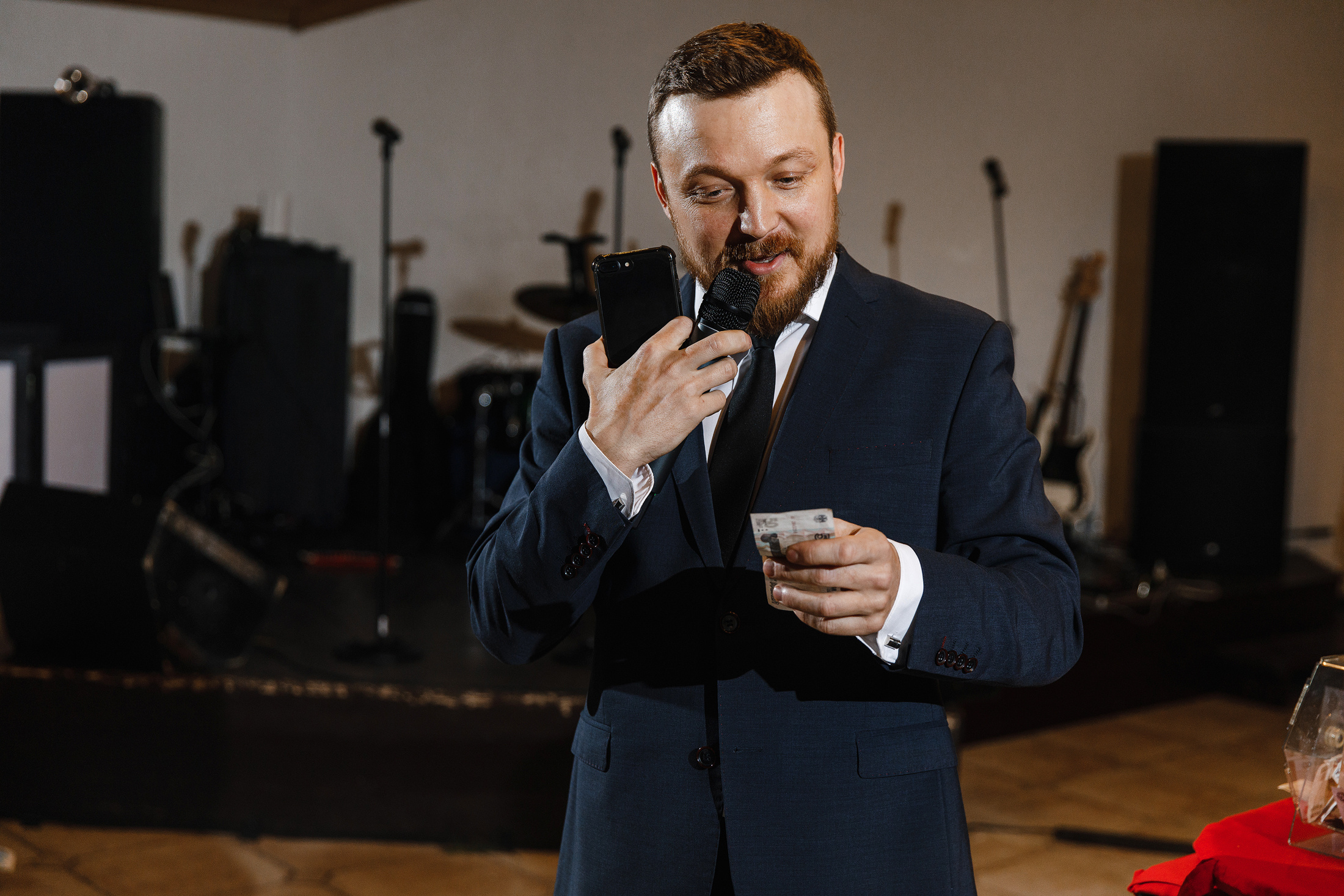 Ведущий на новогодний корпоратив в Москве Сергей Рябинин. Конкурсы на. Ведущий на свадьбу, корпоратив и юбилей в Москве Сергей Рябинин