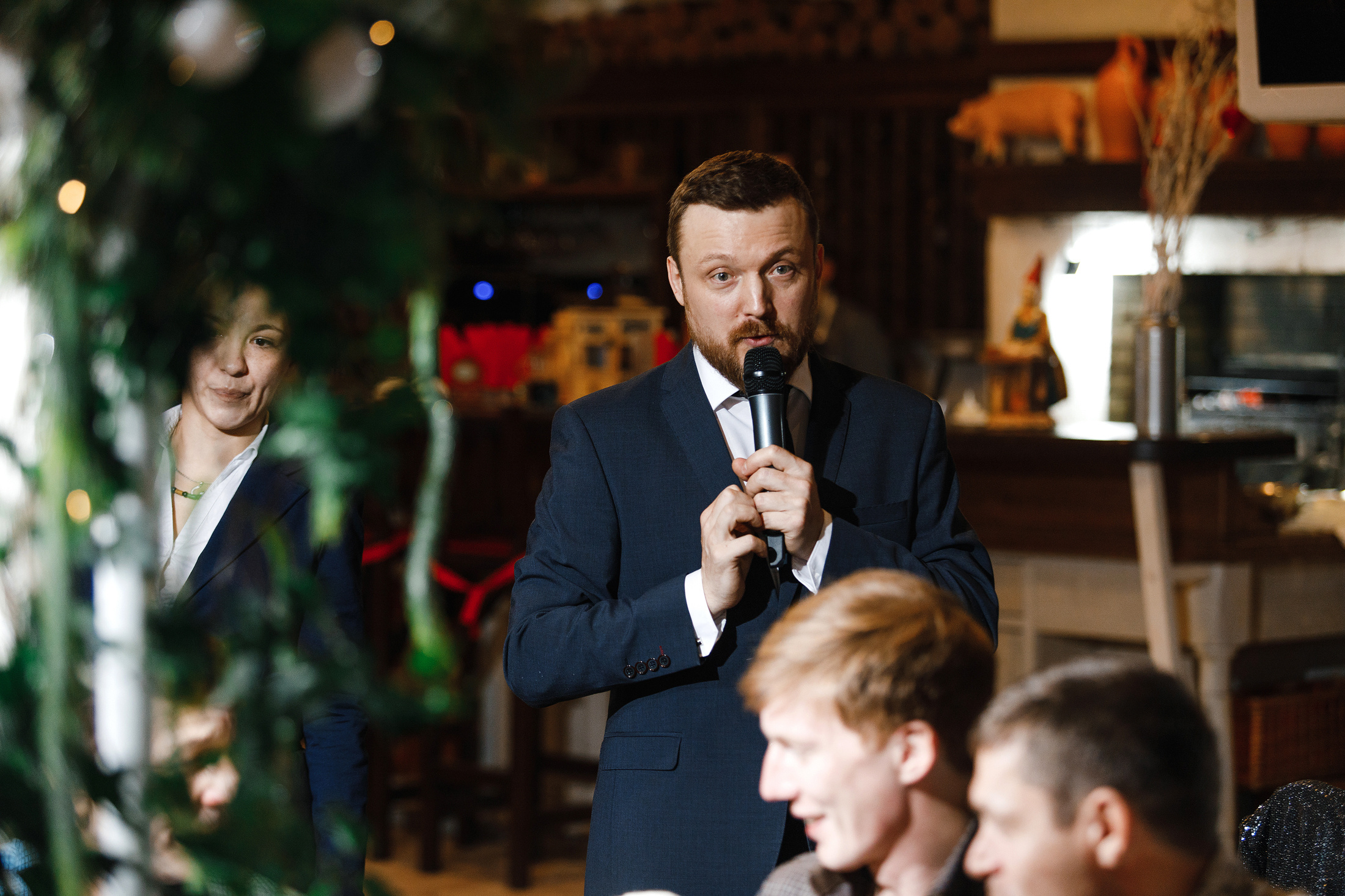 Ведущий на новогодний корпоратив в Москве Сергей Рябинин. Конкурсы на. Ведущий на свадьбу, корпоратив и юбилей в Москве Сергей Рябинин