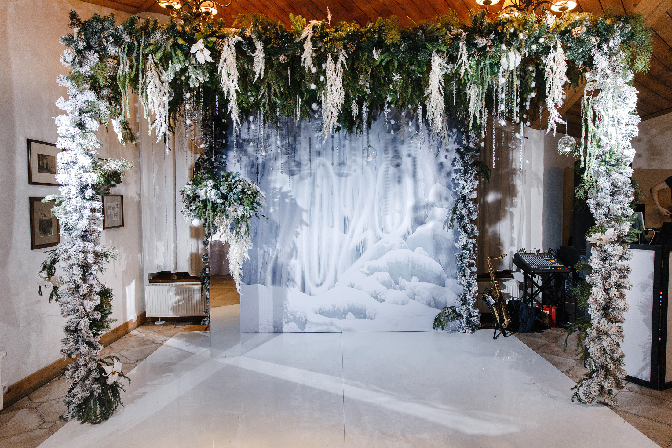 Ведущий на новогодний корпоратив в Москве Сергей Рябинин. Конкурсы на. Ведущий на свадьбу, корпоратив и юбилей в Москве Сергей Рябинин