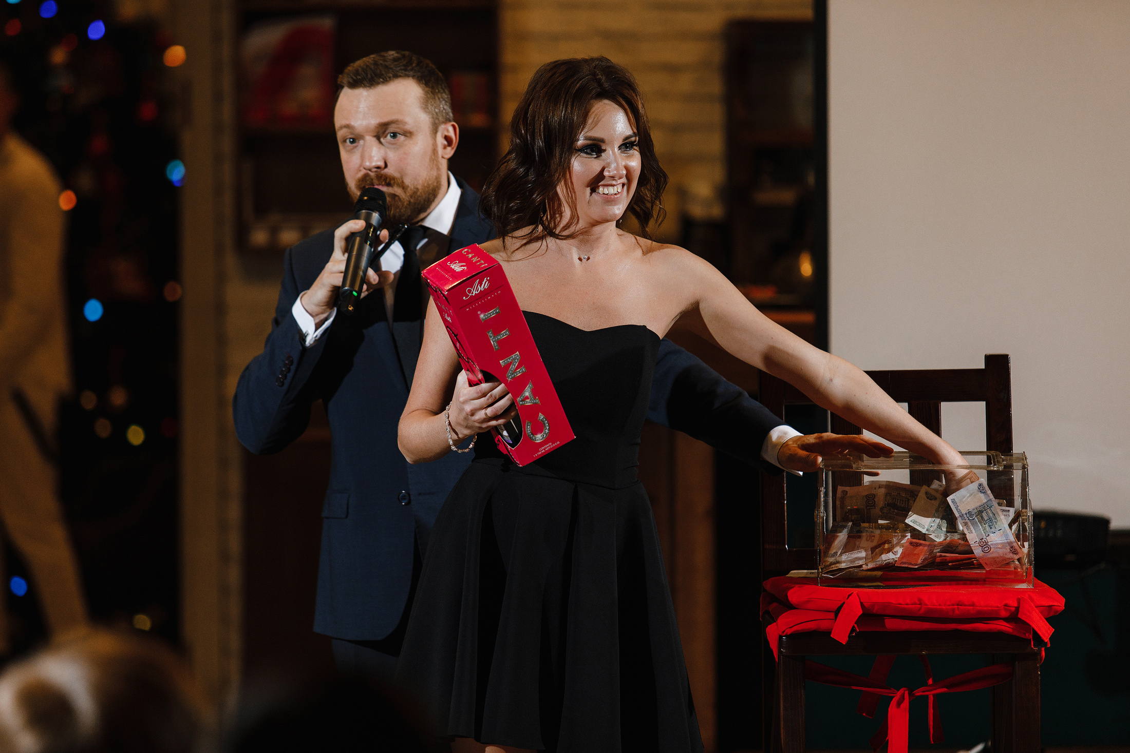 Ведущий на новогодний корпоратив в Москве Сергей Рябинин. Конкурсы на. Ведущий на свадьбу, корпоратив и юбилей в Москве Сергей Рябинин