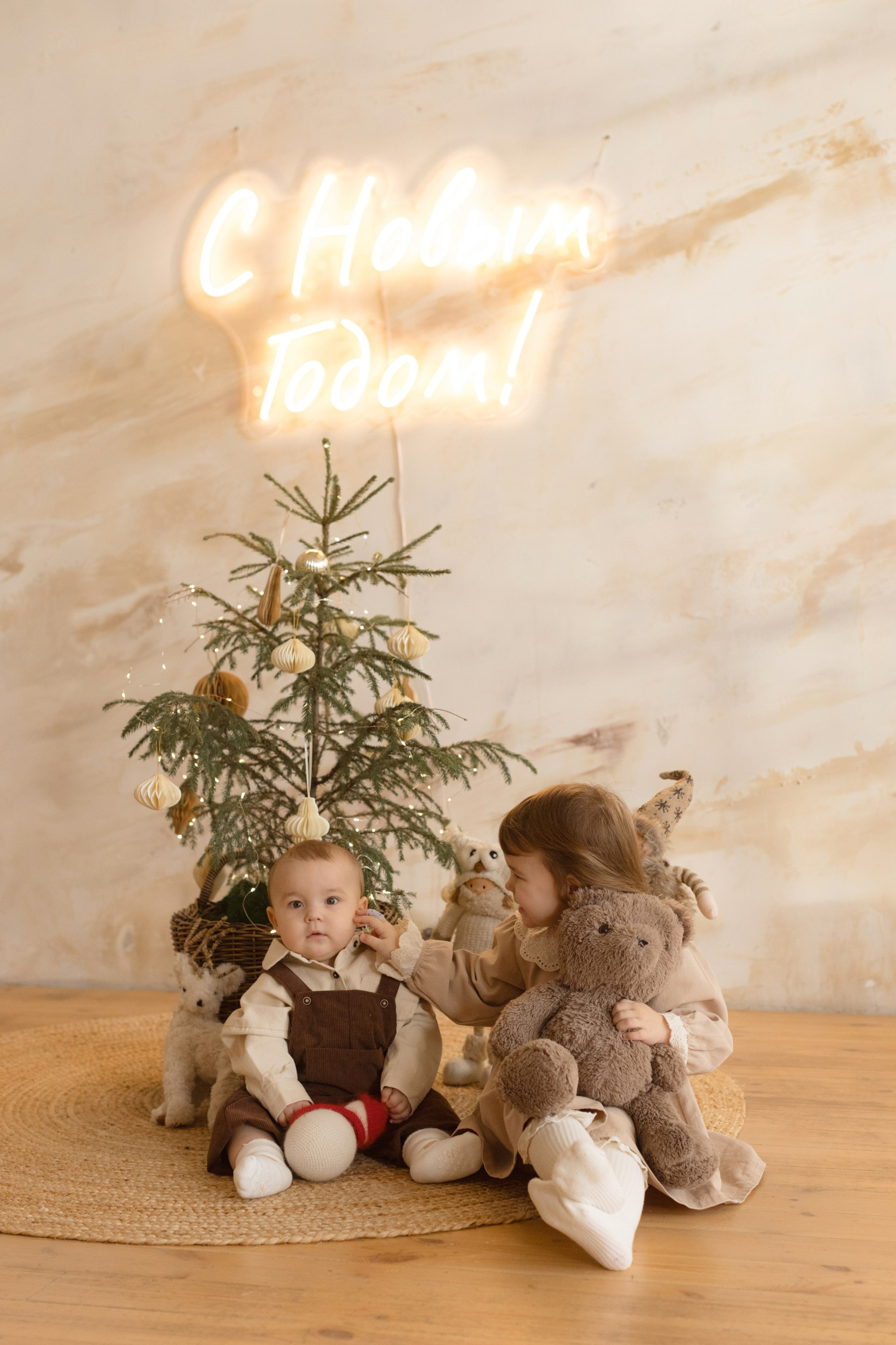 Новогодняя съемка в Мун (зал Семейный). Фотограф беременности и новорожденных в Красноярске Вета Ланская