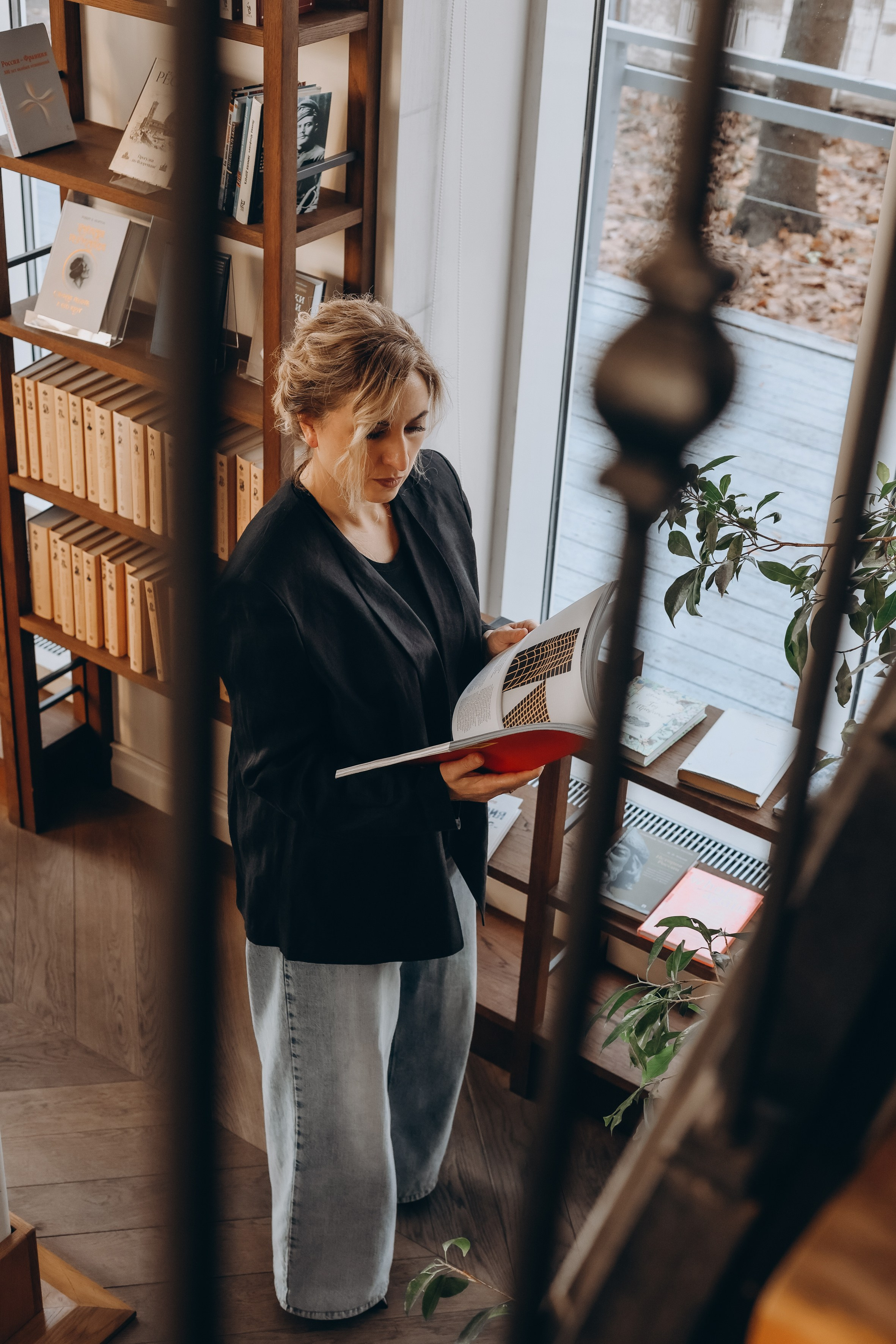 Яна и библиотека (репортажный портрет). Портретный и репортажный фотограф в Москве, Ольга Ларема
