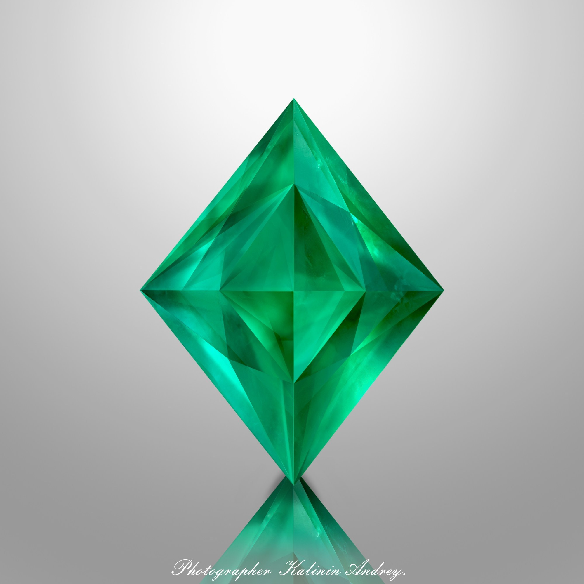 Фотографии в большом разрешении драгоценных камней на продажу купить тел +79 660 031 307. Высококачественная профессиональная рекламная фотосъёмка ювелирных украшений, драгоценных камней в Москве. Обучение, консультация