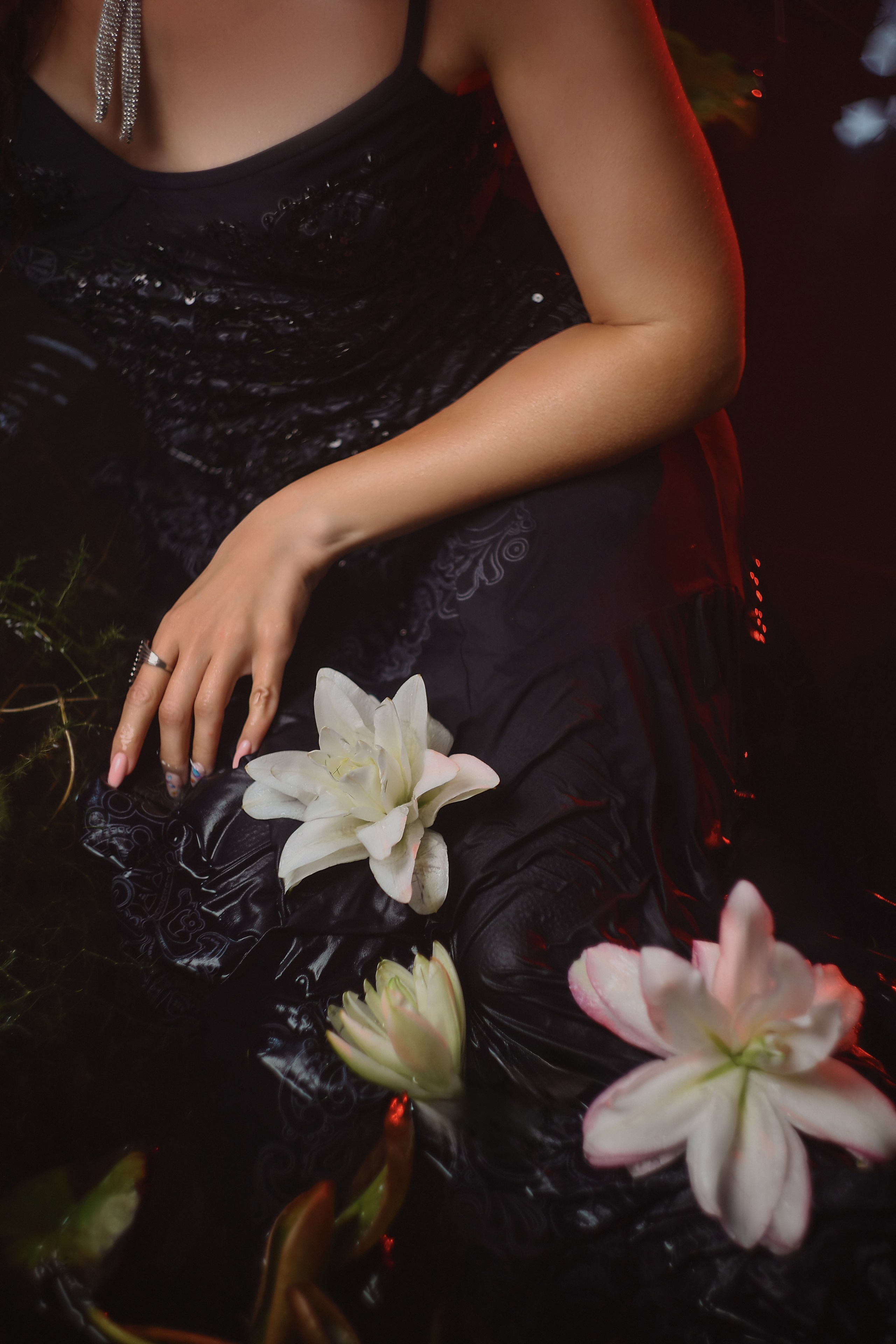 До конца августа снимаю мистическую сказку в локации МОХ. Фотограф Vivien Rocher г. Москва