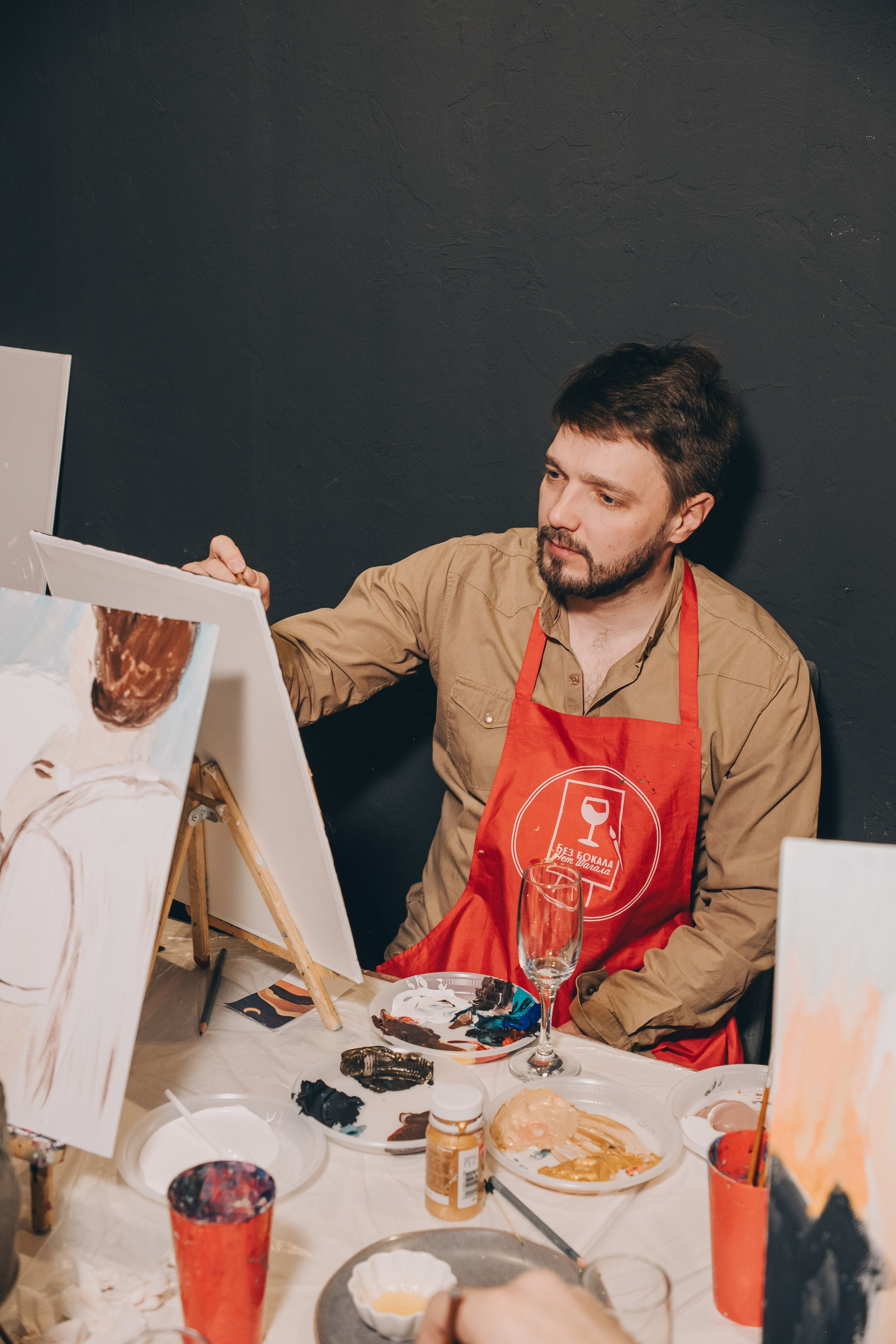 Без бокала — нет шагала. Фотограф в Иркутске Анна Мирошникова