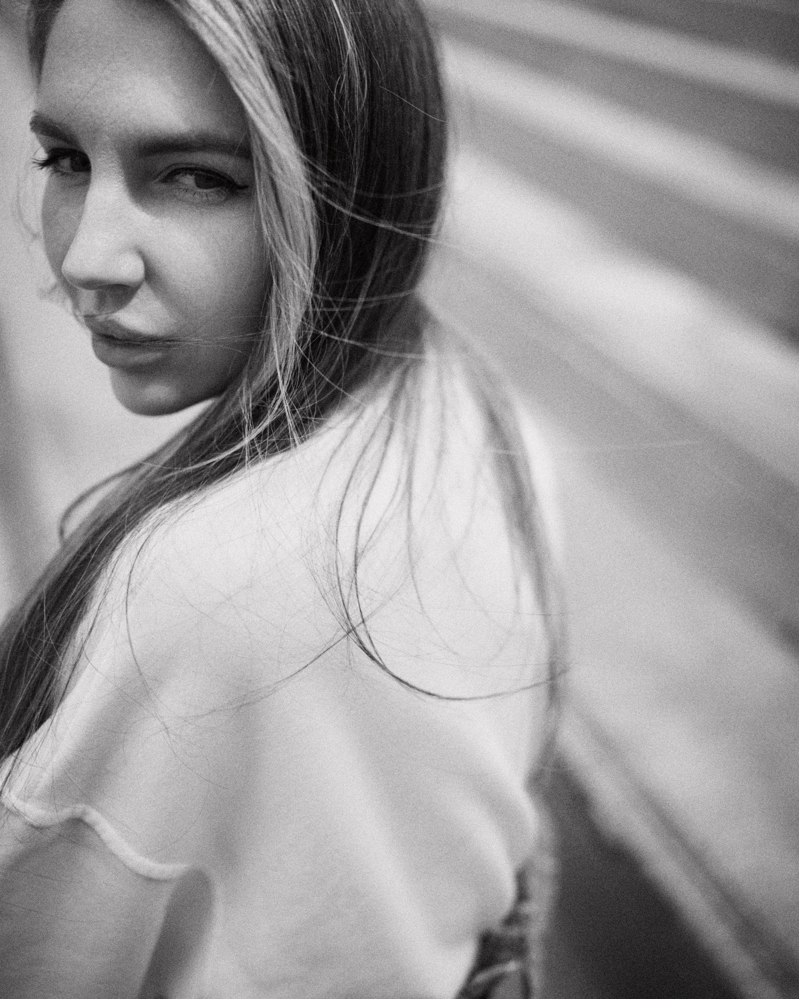 Женский портрет в городе — стиль и динамика уличной съёмки. Фотограф в Хабаровске Дмитрий Лемешков