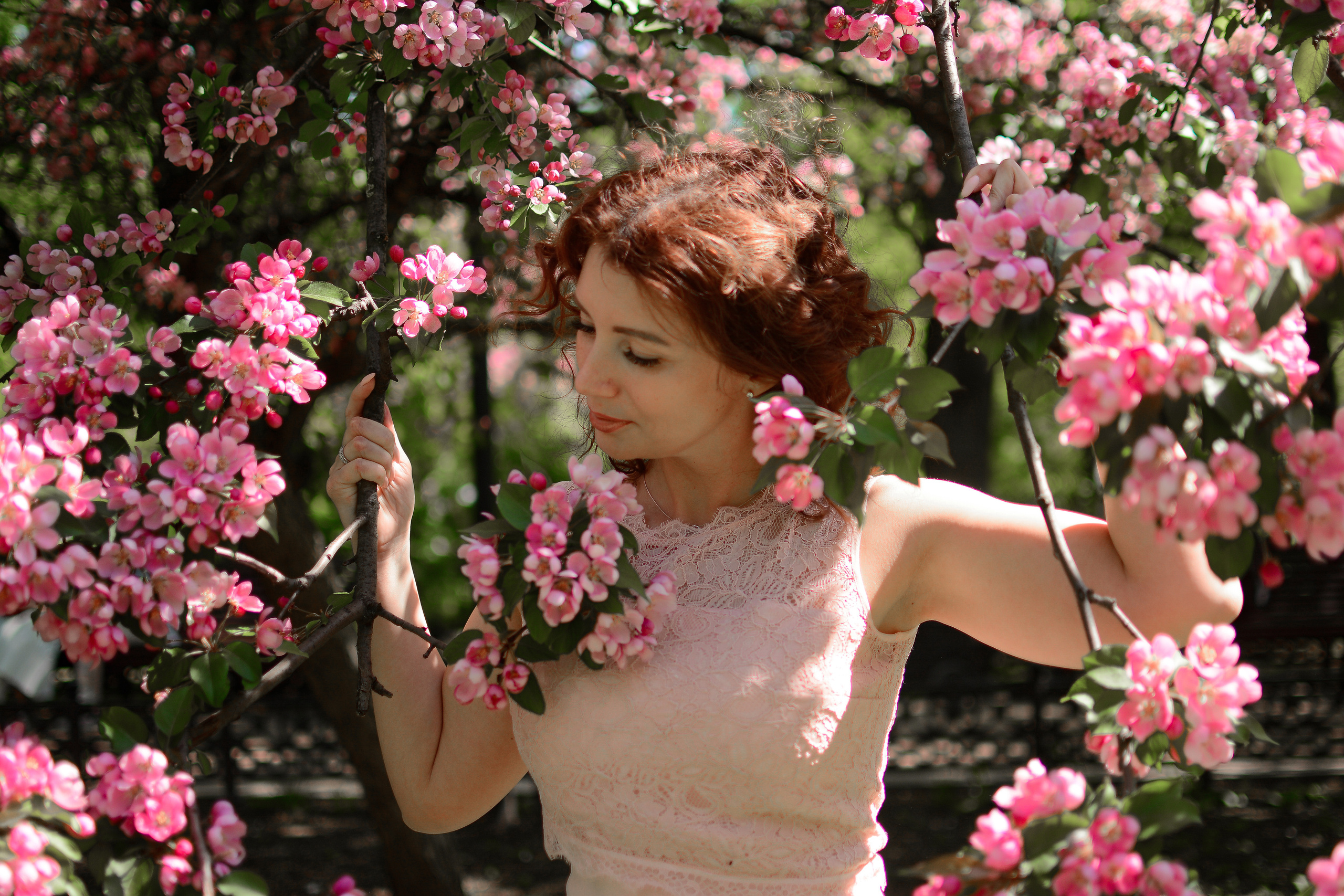 Фотосессия в цветах. Семейный фотограф