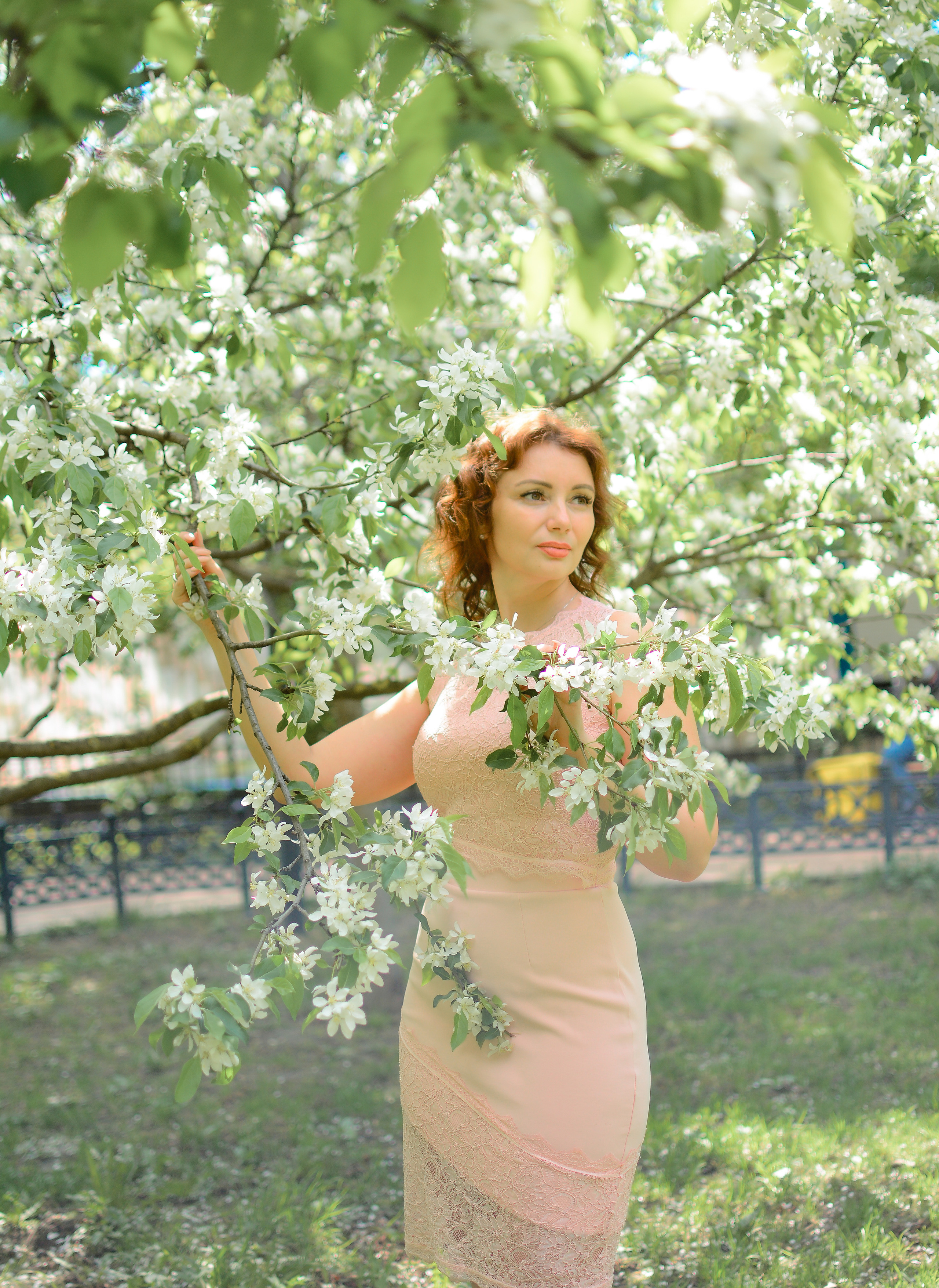 Фотосессия в цветах. Семейный фотограф