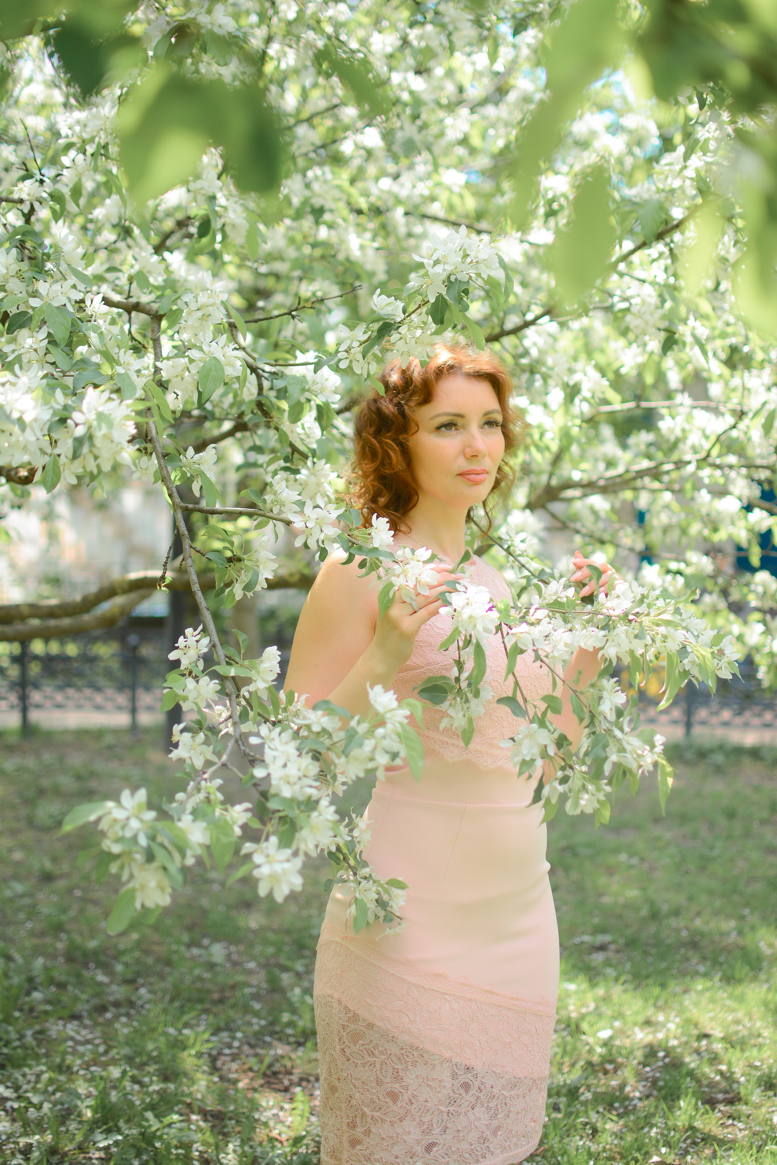 Фотосессия в цветах. Семейный фотограф