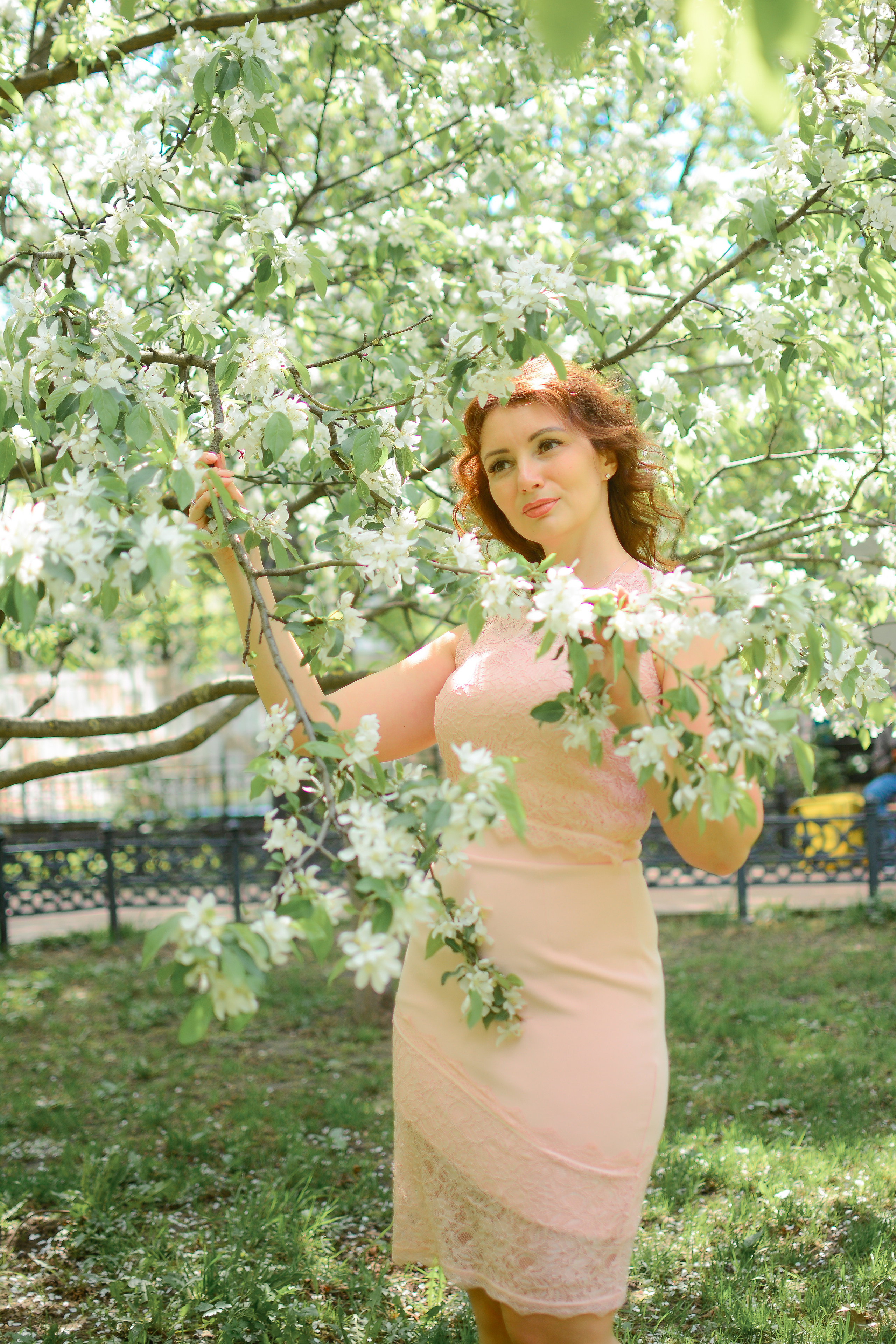 Фотосессия в цветах. Семейный фотограф