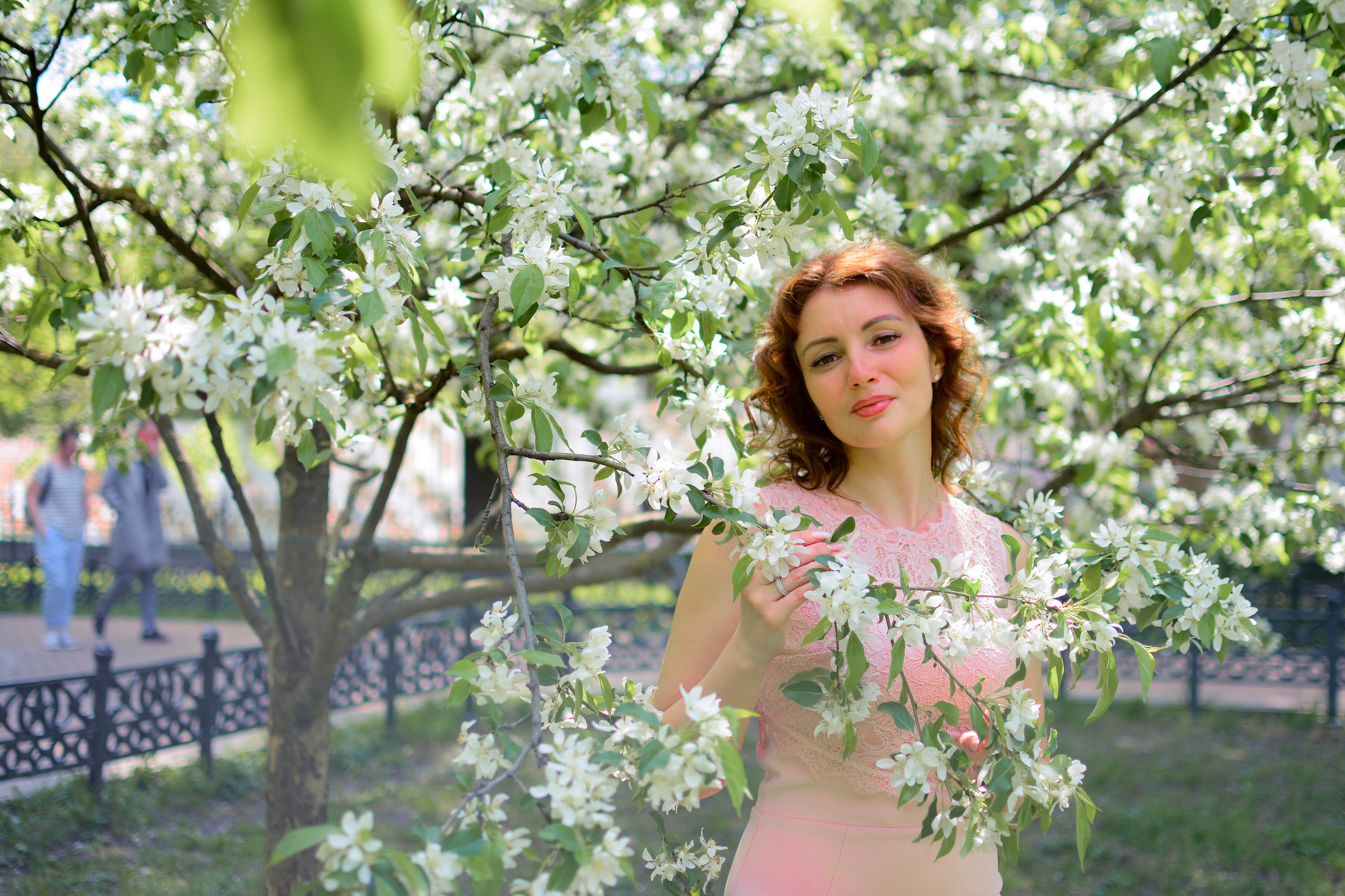 Фотосессия в цветах. Семейный фотограф