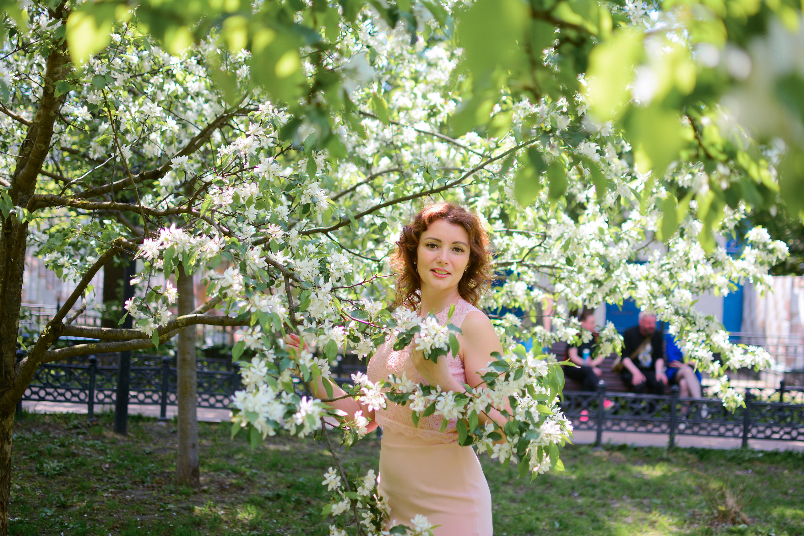 Фотосессия в цветах. Семейный фотограф