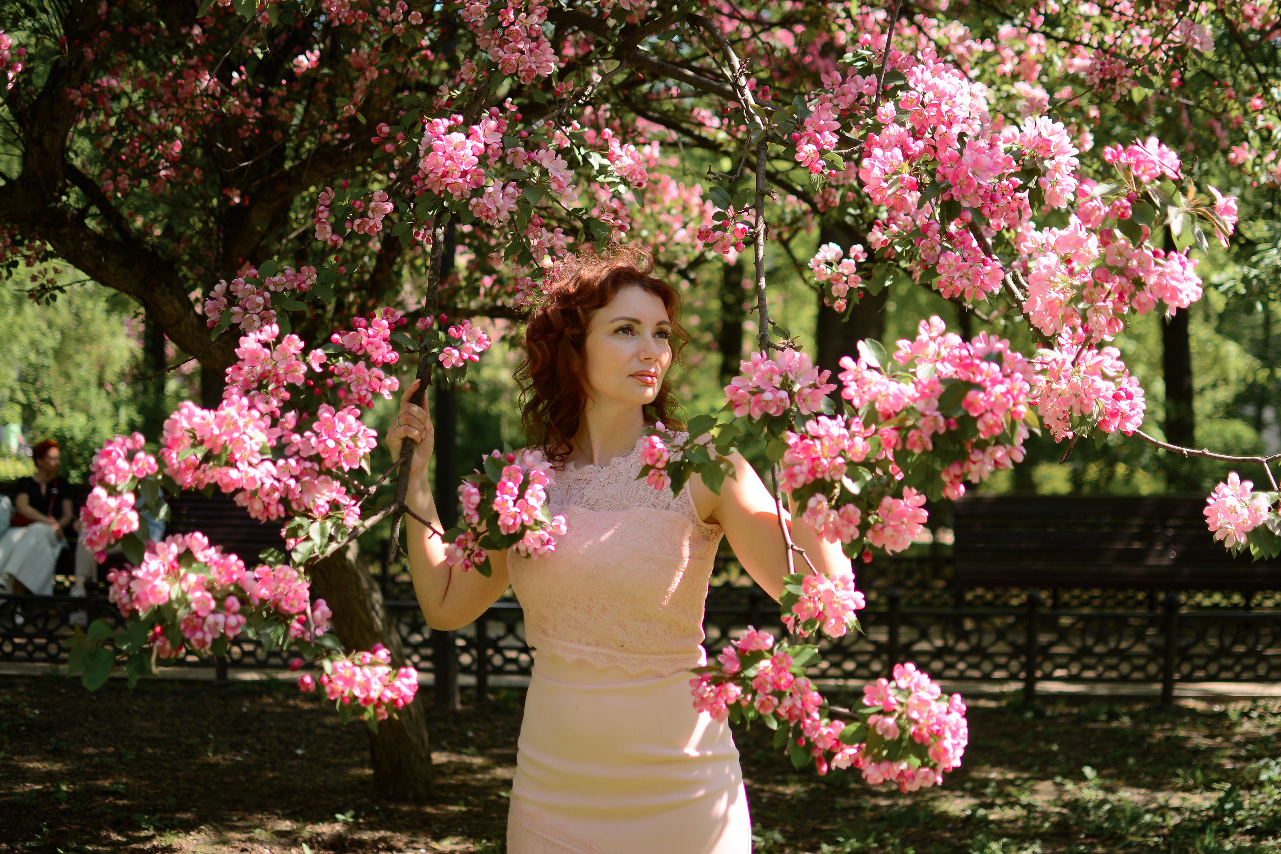 Фотосессия в цветах. Семейный фотограф