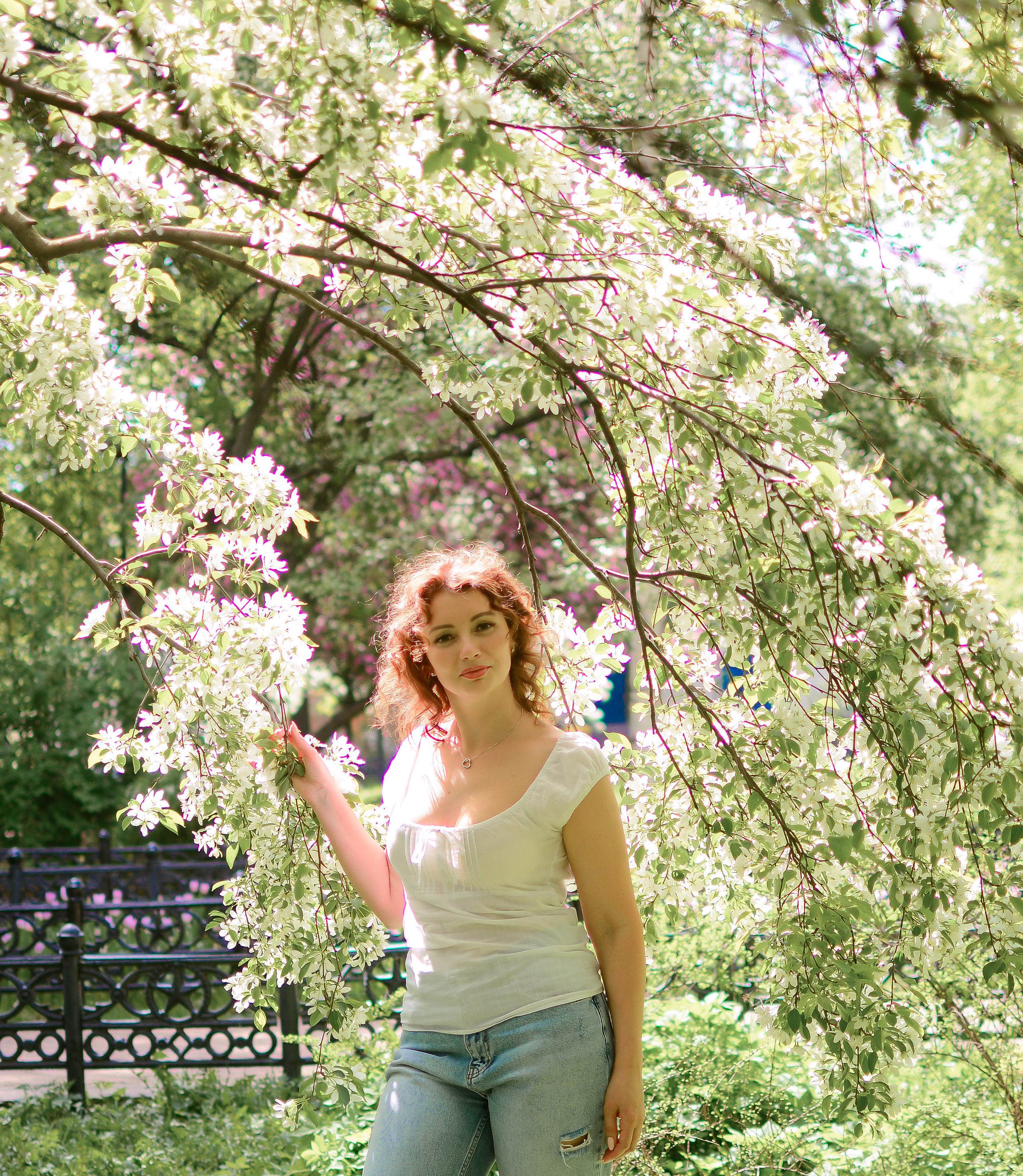 Фотосессия в цветах. Семейный фотограф