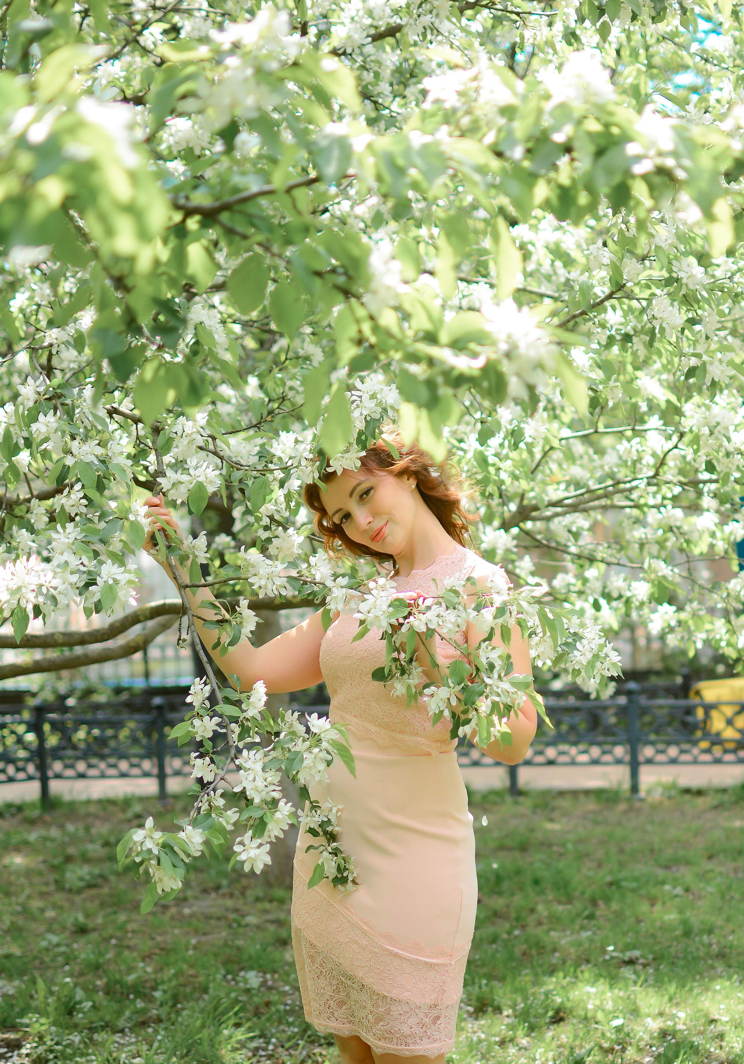 Фотосессия в цветах. Семейный фотограф