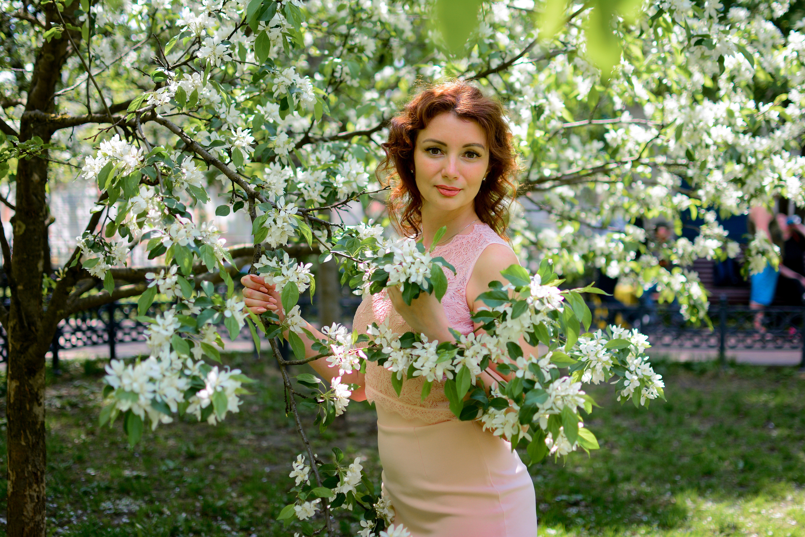 Фотосессия в цветах. Семейный фотограф