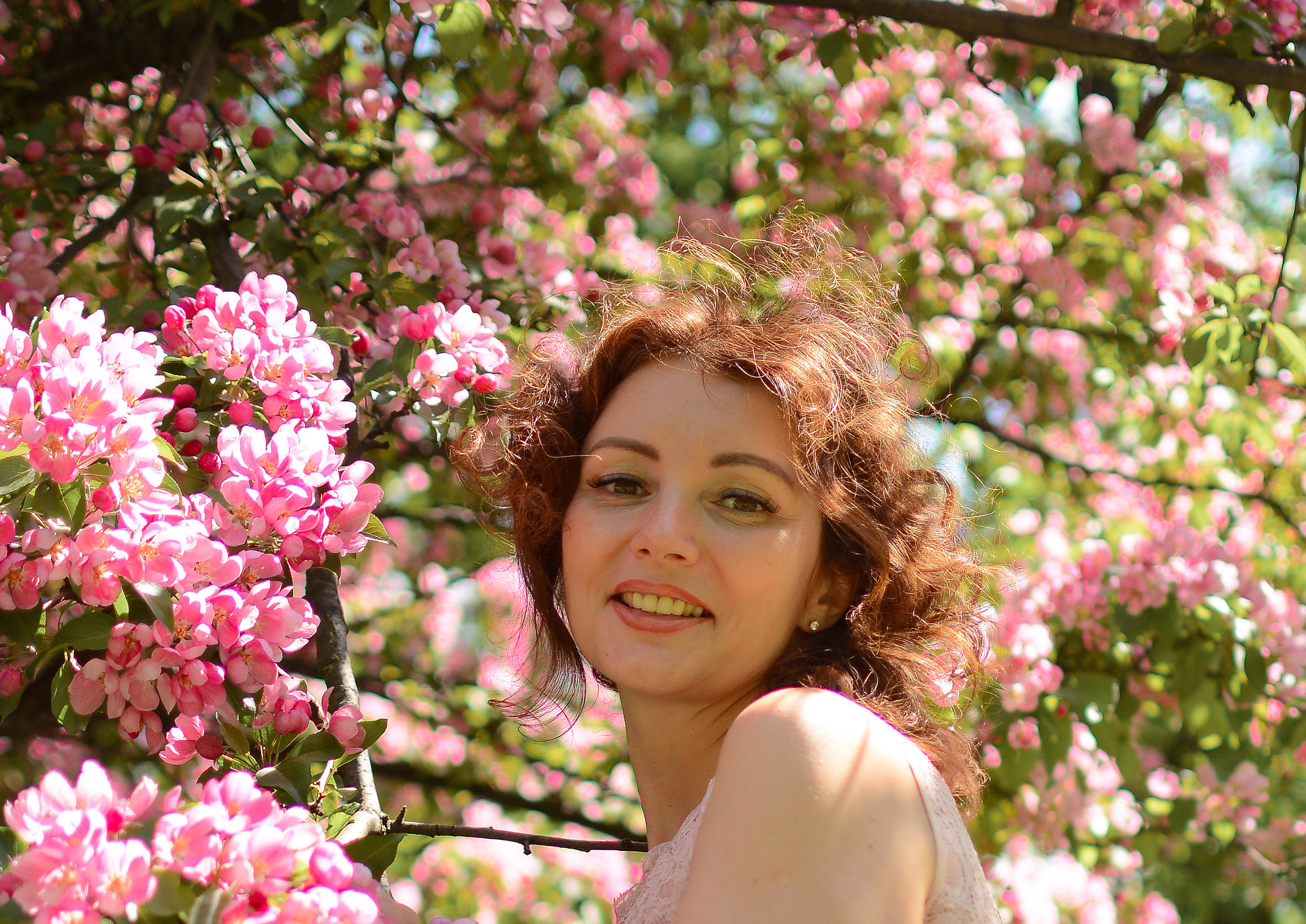 Фотосессия в цветах. Семейный фотограф