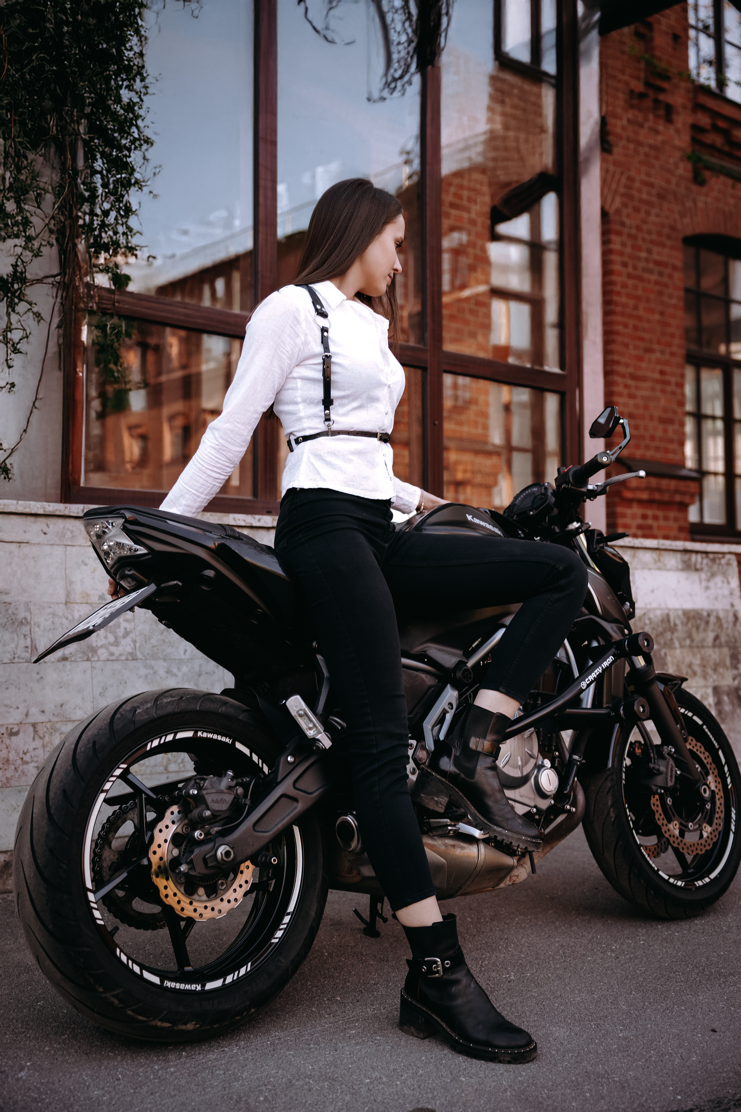 МОТО. Женский и свадебный фотограф в Санкт-Петербурге Элизабет Ланцова. Будуарные съемки, свадебные съемки, лавстори, контент-съемка