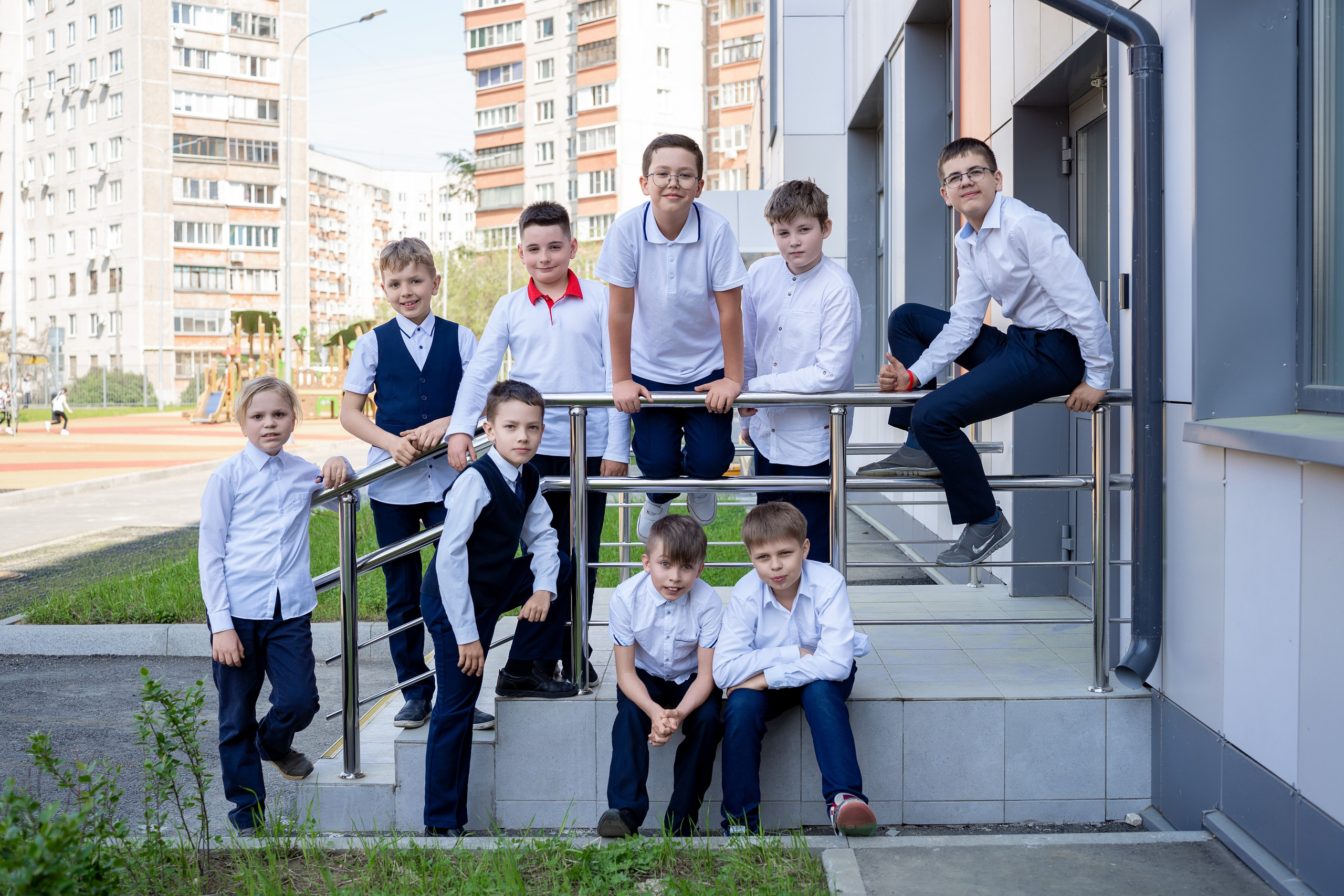 Прогулки в школьном дворе. Фотограф Казакова Анастасия