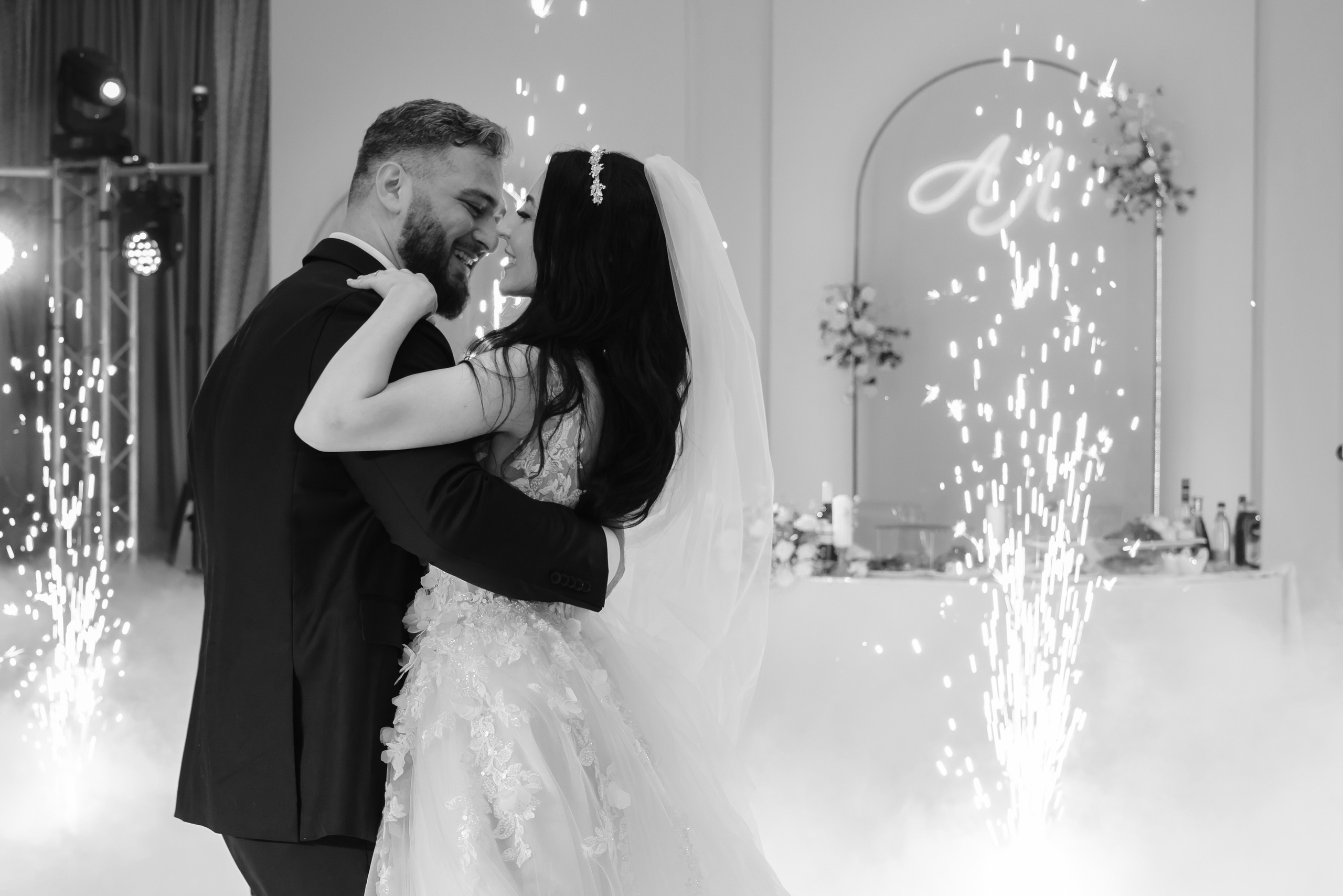 Артем и Лусине. Свадебный фотограф Красноярск Вязьминова Мария