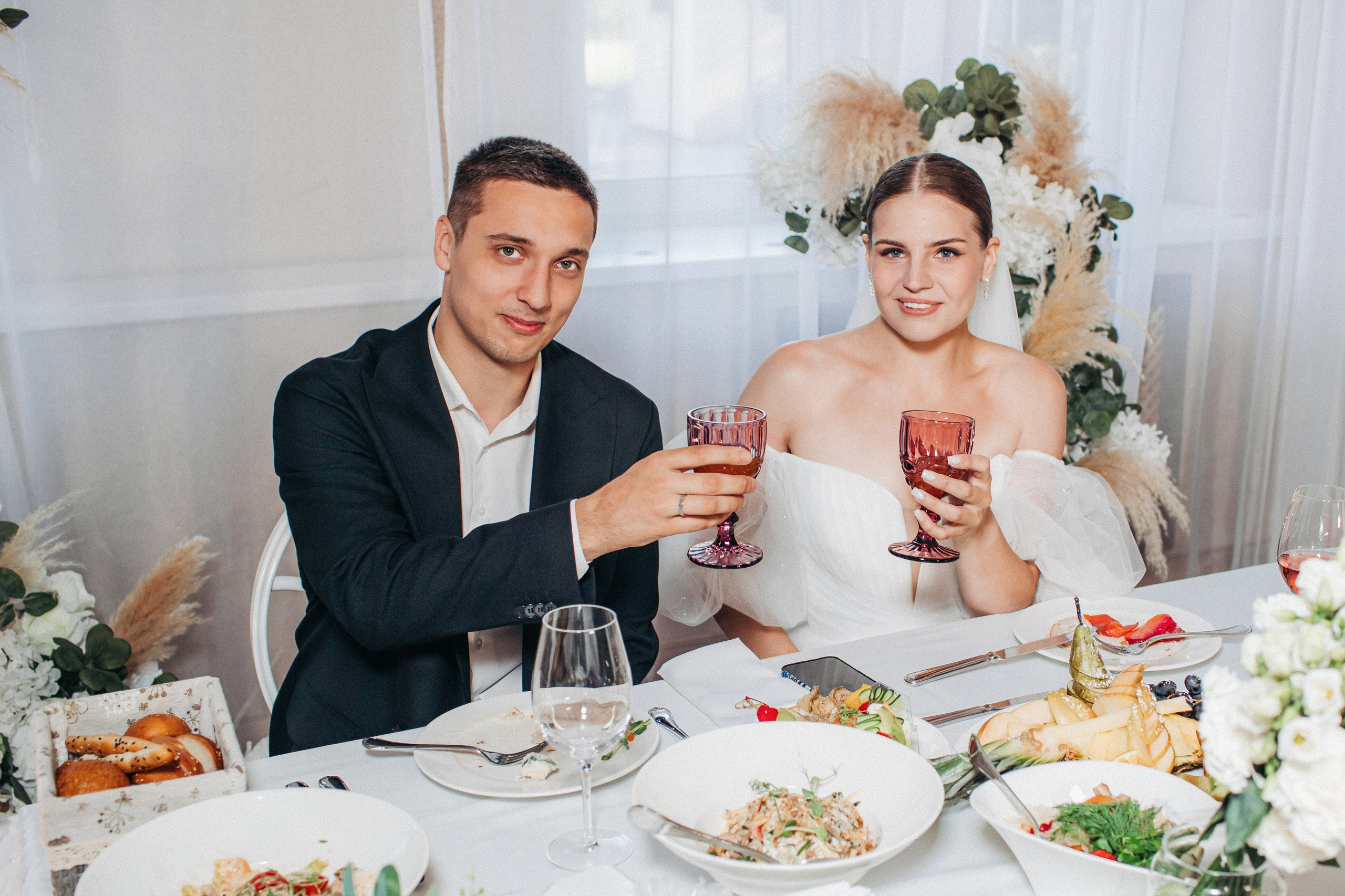Vlad & Nadya (Saint-Petersburg, Russia). Destination wedding photographer Peter Letu