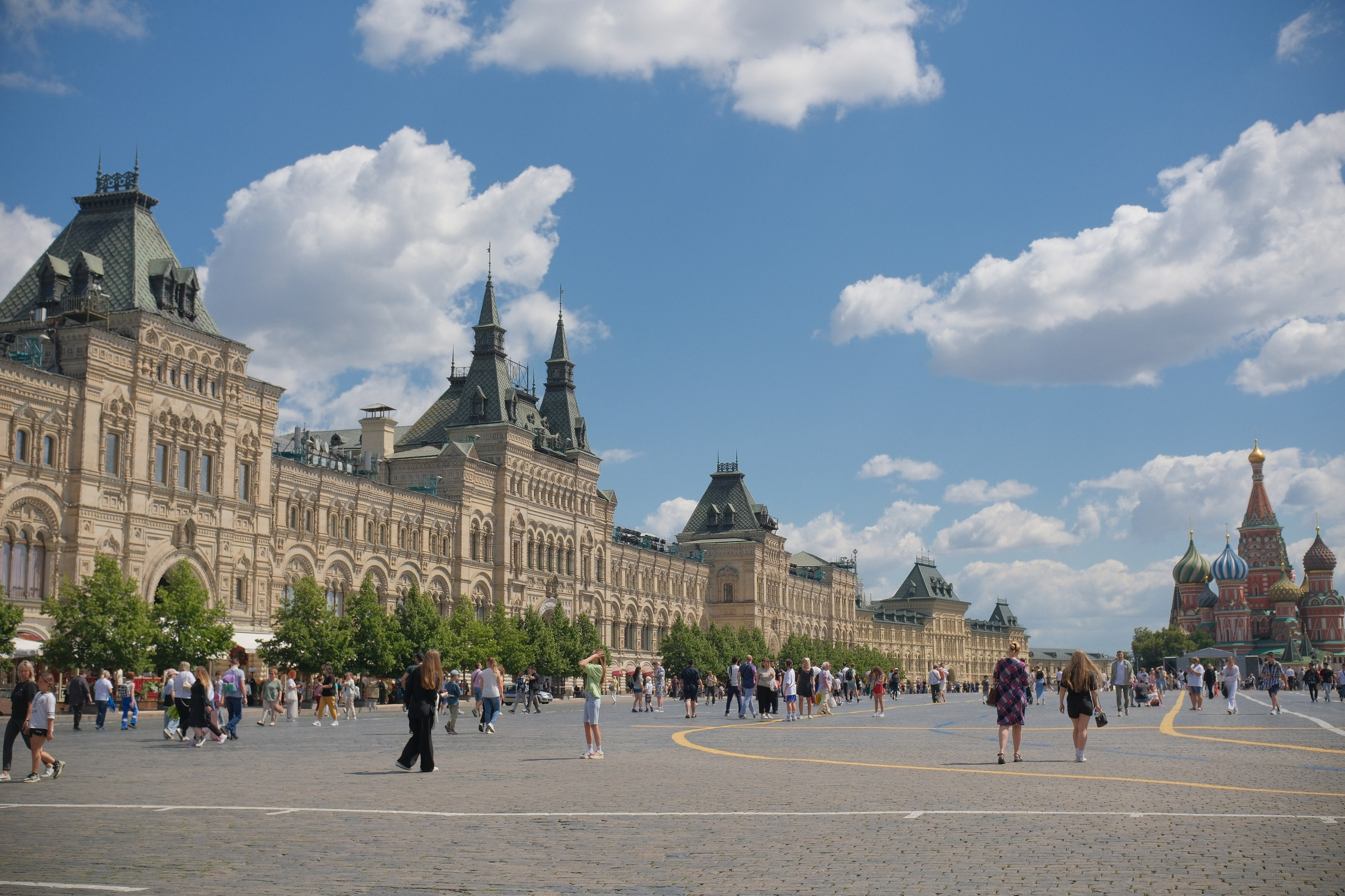 Улица, люди, жизнь…