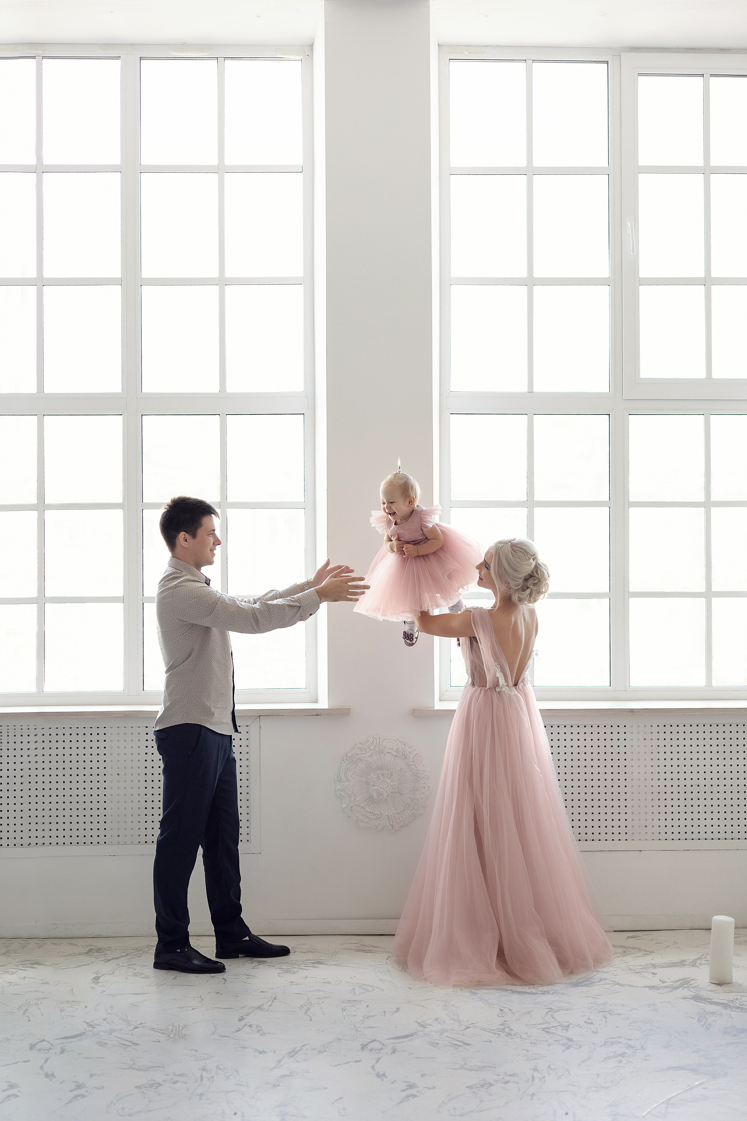 Семейная фотосъемка в честь дня рождения годовалой доченьки. Семейный и детский фотограф в Перми Мария Карабатова