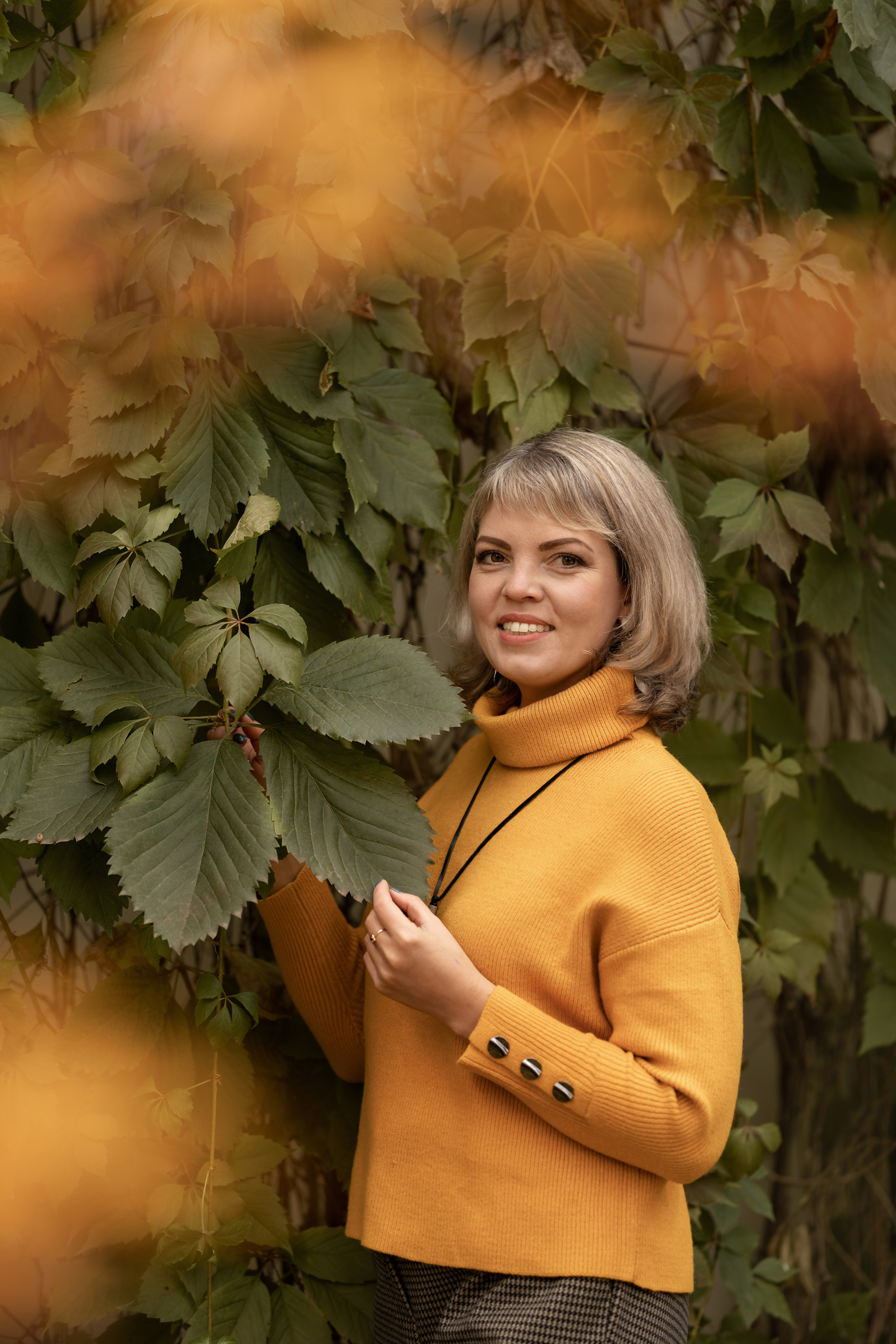 Фотосессия осенью в желтых листьях. Семейный и детский фотограф в Перми Мария Карабатова