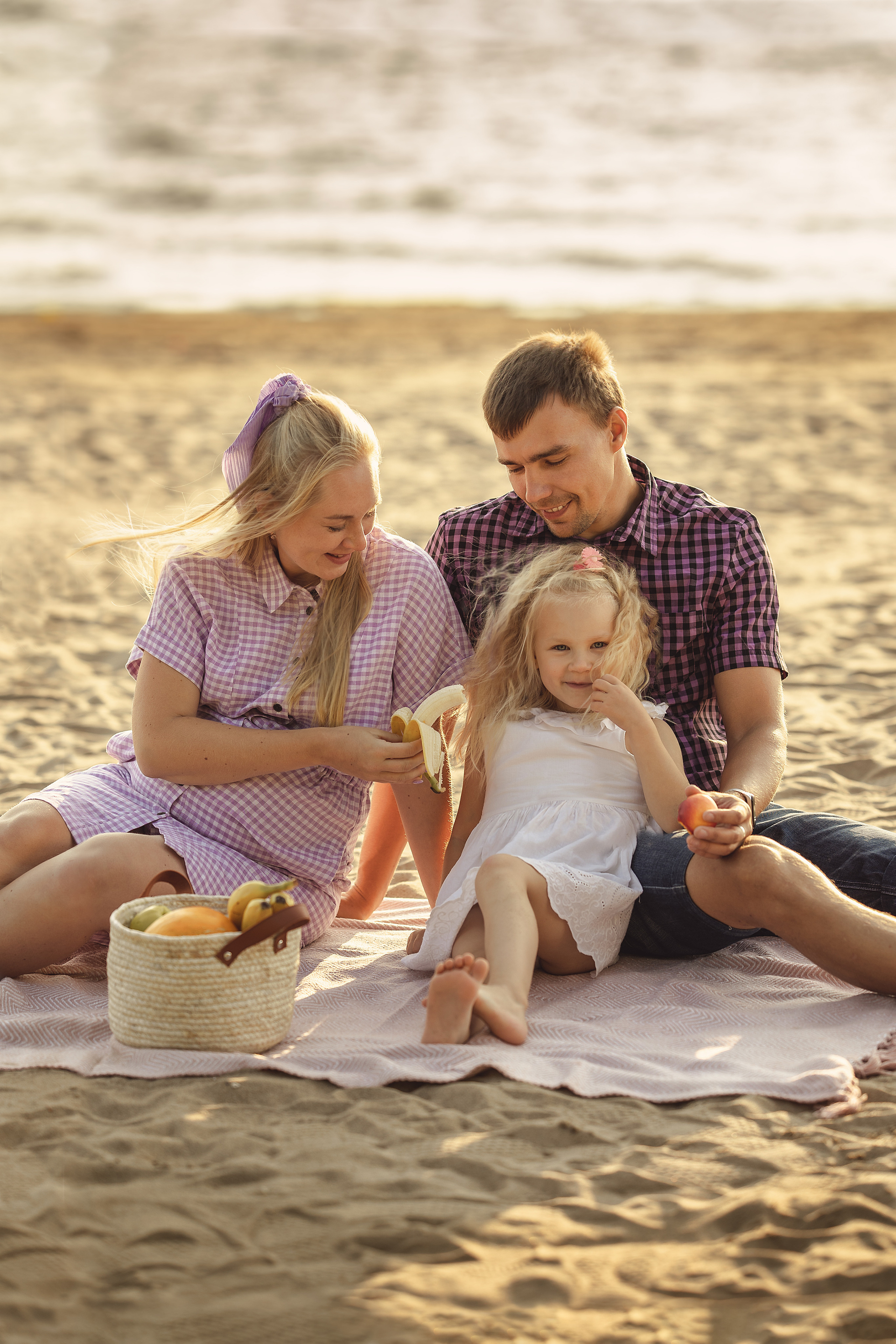 Фотосъемка семьи на пляже. Семейный и детский фотограф в Перми Мария Карабатова