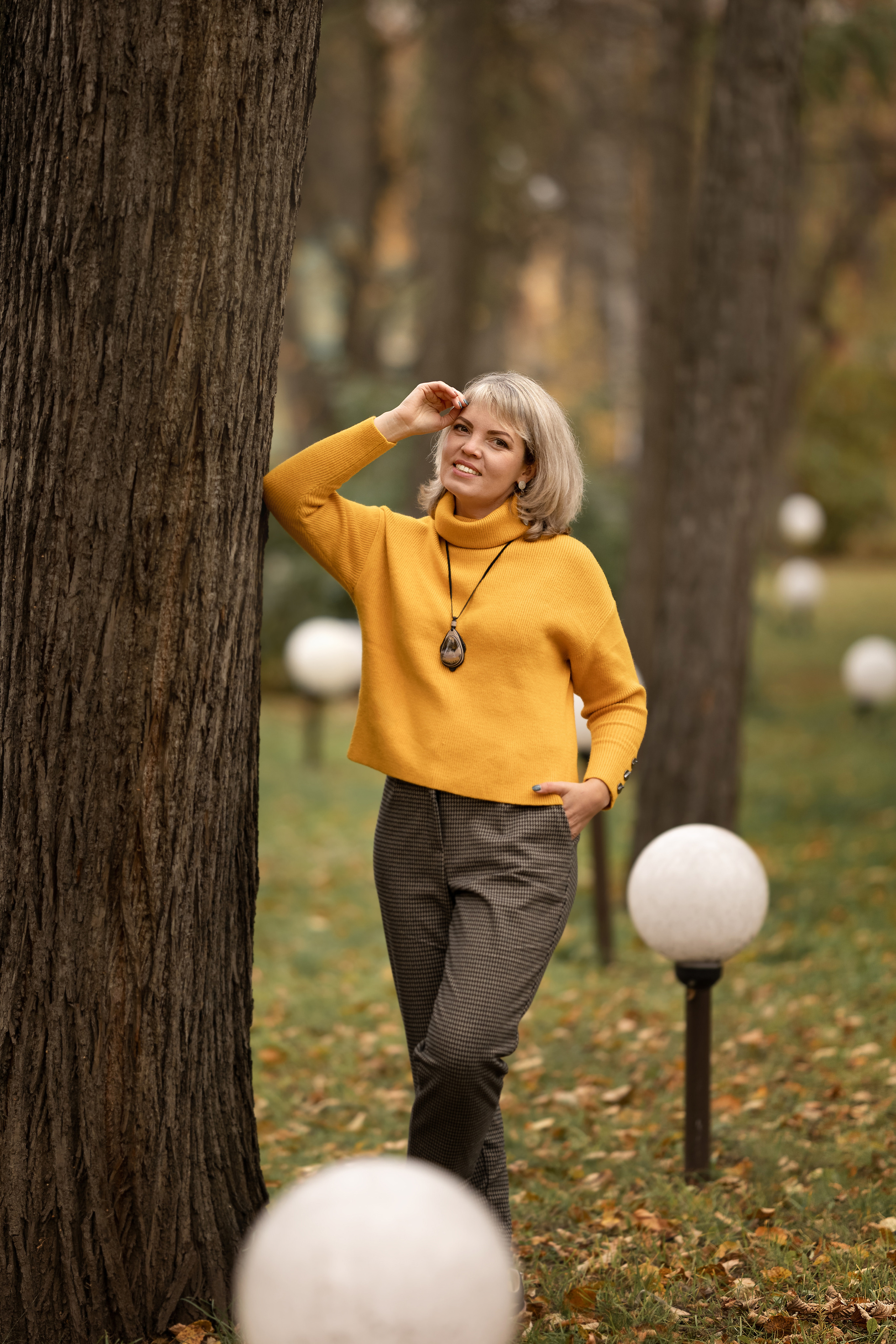 Фотосессия осенью в желтых листьях. Семейный и детский фотограф в Перми Мария Карабатова