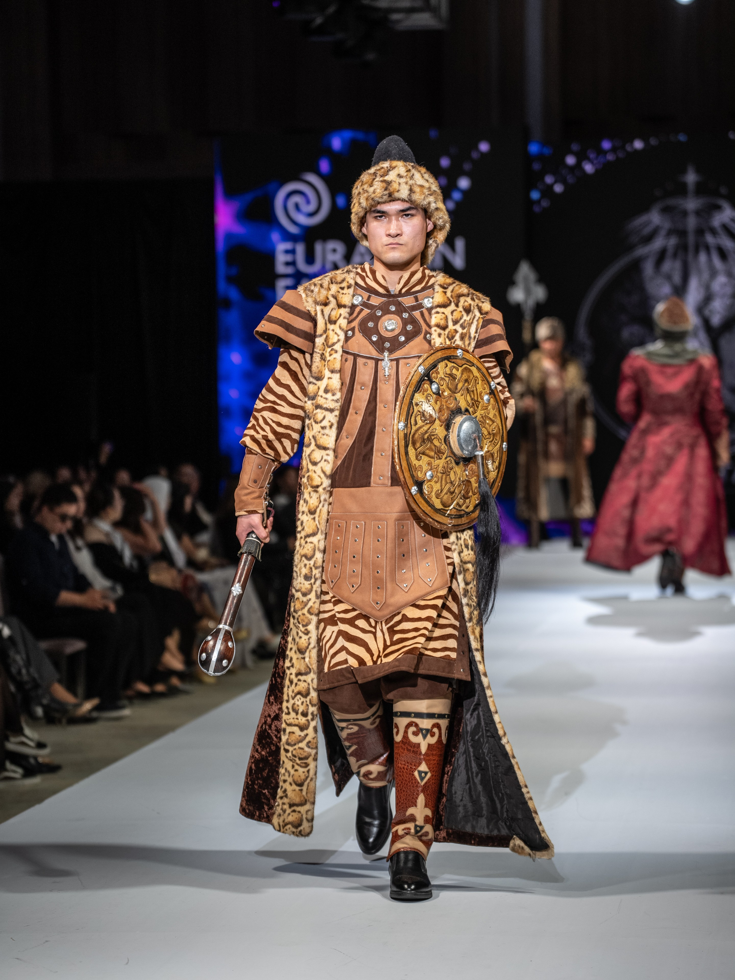 EURASIAN FASHION WEEK Lo Zarata. Сайт Алматинского НЮ АРТ, будуар и фэшн фотографа Дениса Карпенко