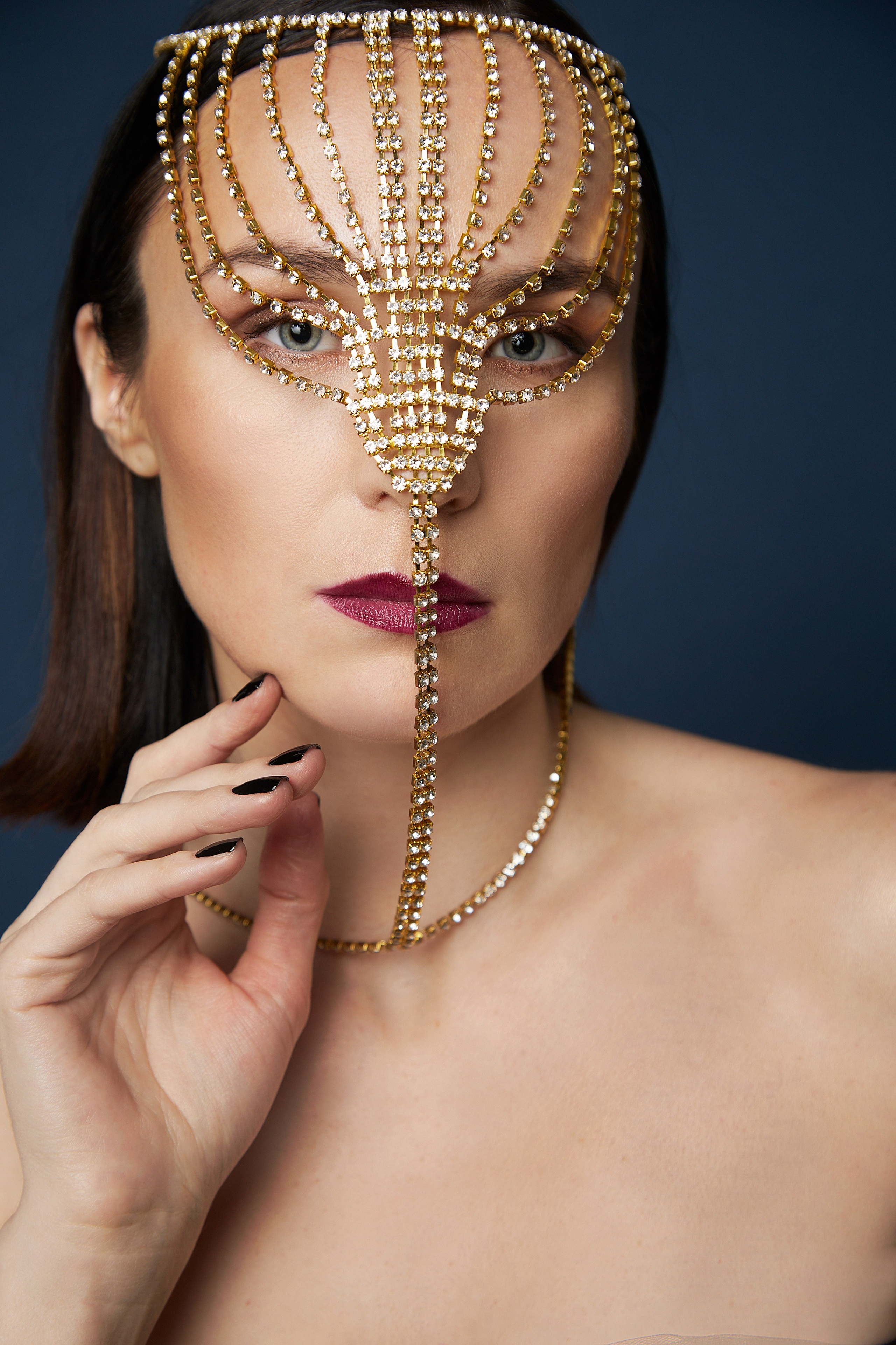 Gold beauty. Maria Poleshchuk, commercial photographer in Sydney