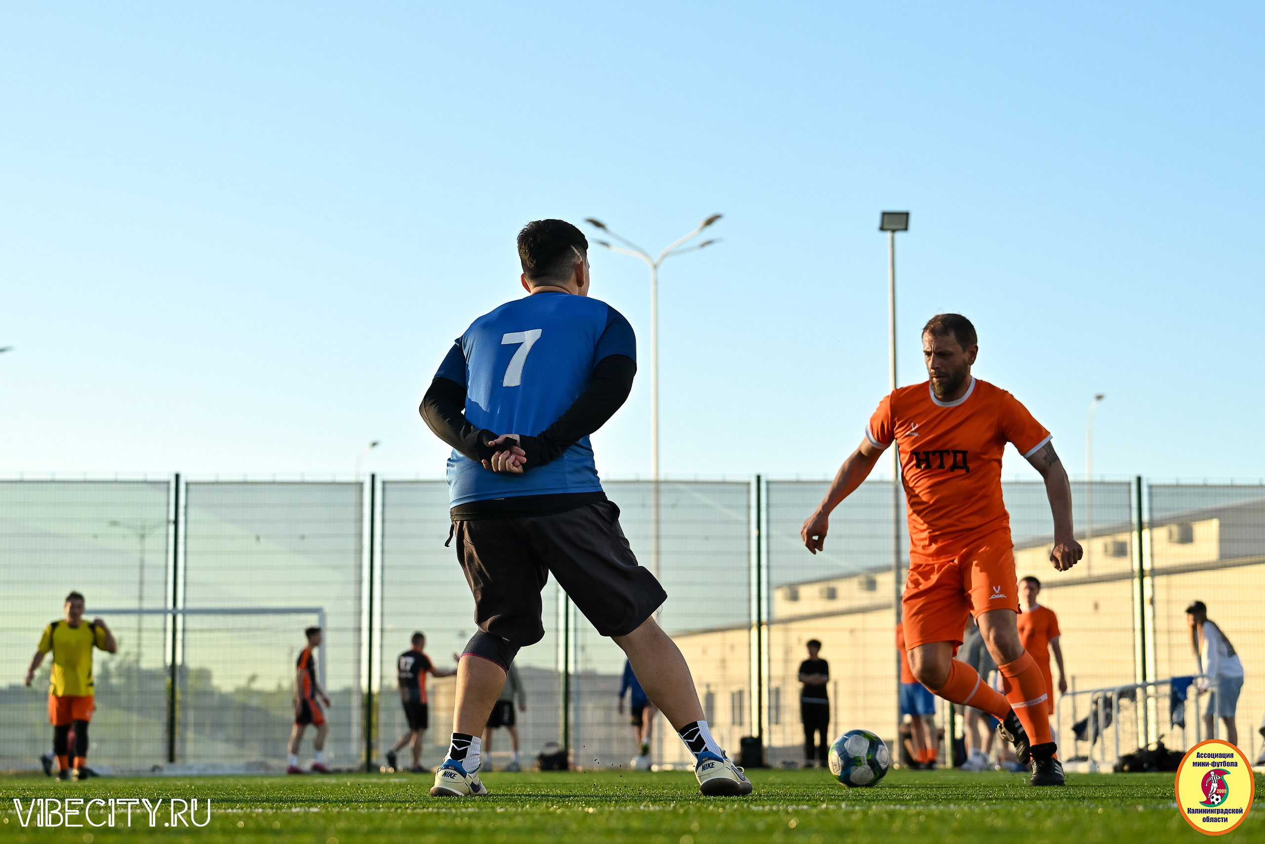 ИГРЫ МИНИ-ФУТБОЛЬНОЙ И КОРПОРАТИВНОЙ ЛИГИ. VIBECITY.RU Вайб Сити Ру Фоторепортажи Фотоотчеты Калининград
