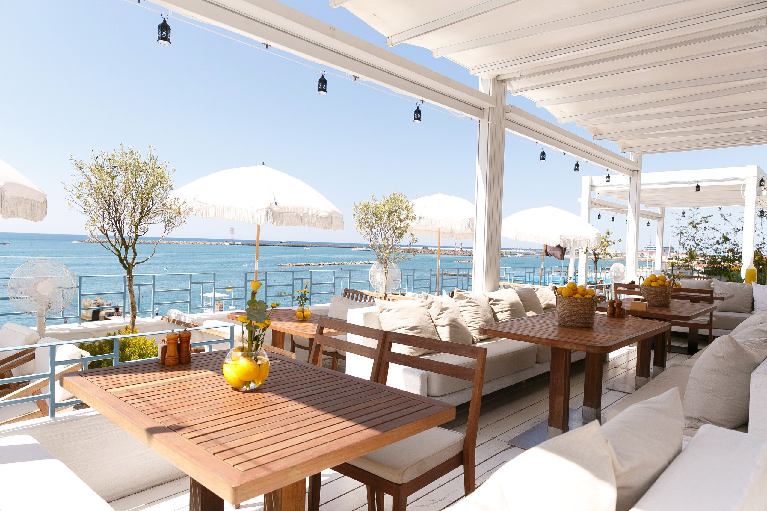 «Похмельный рейв» в ресторане DELMAR. Репортажный фотограф в Ялте Алексей Семёнов