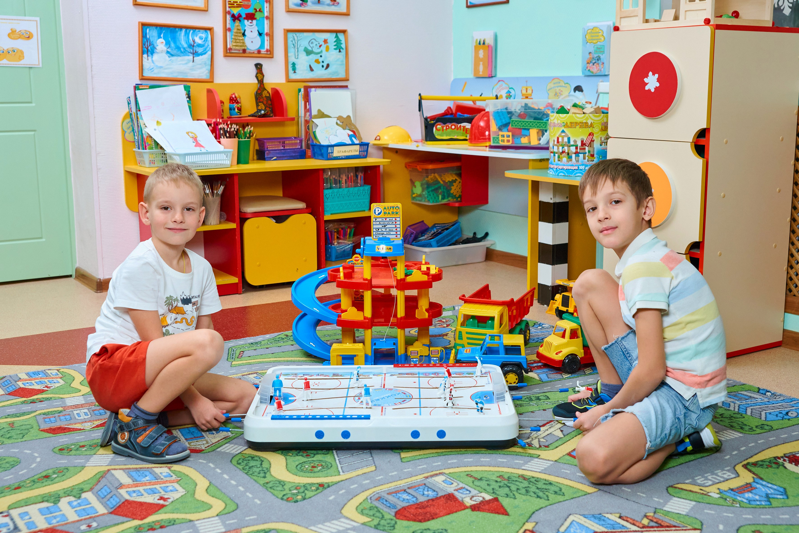 Игры и занятия в группе. Childrenfoto.ru