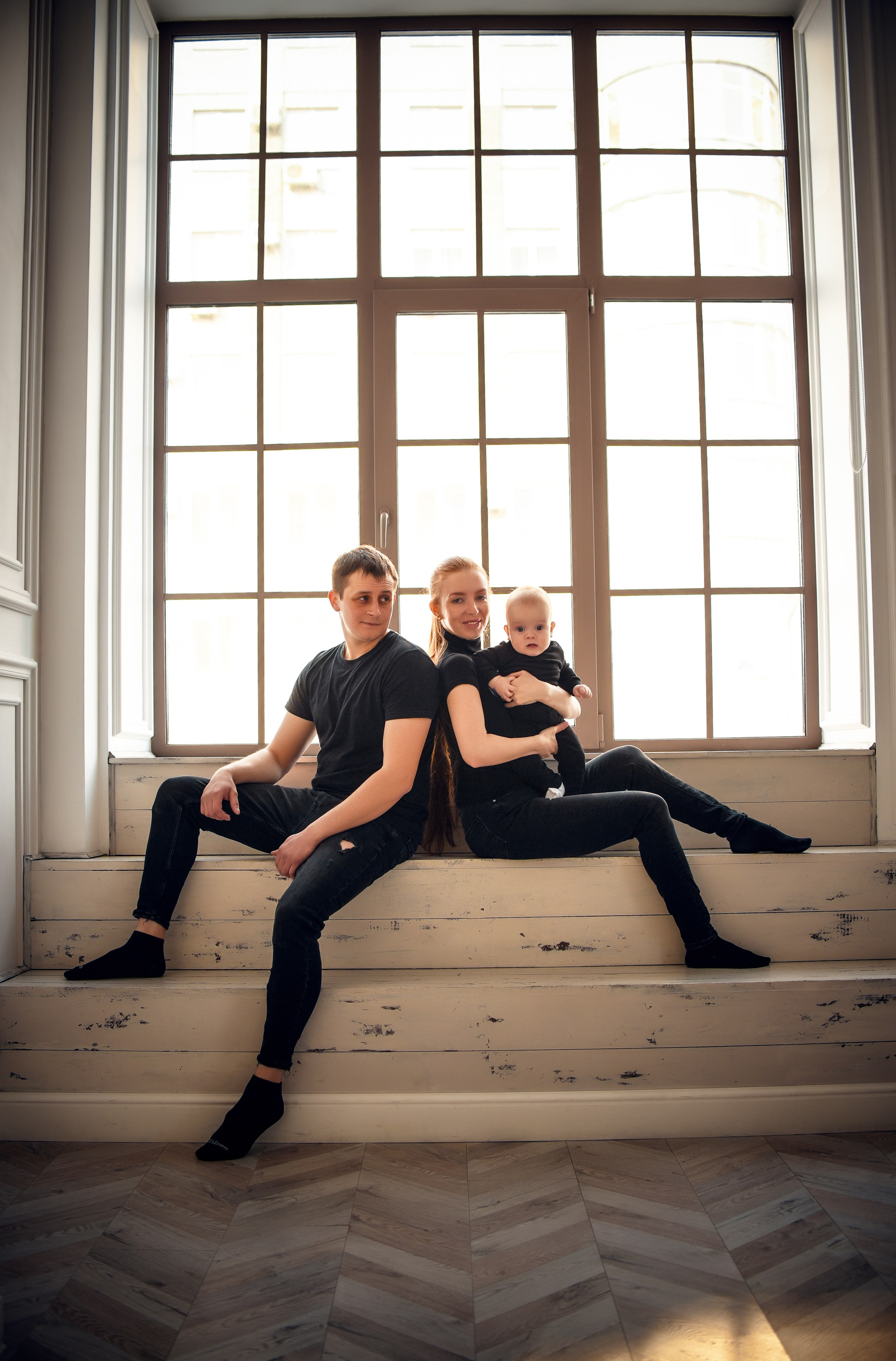 Семейная студийная фотосессия 3. Свадебный, семейный, детский, контент фотограф в Омске Максим Ильин