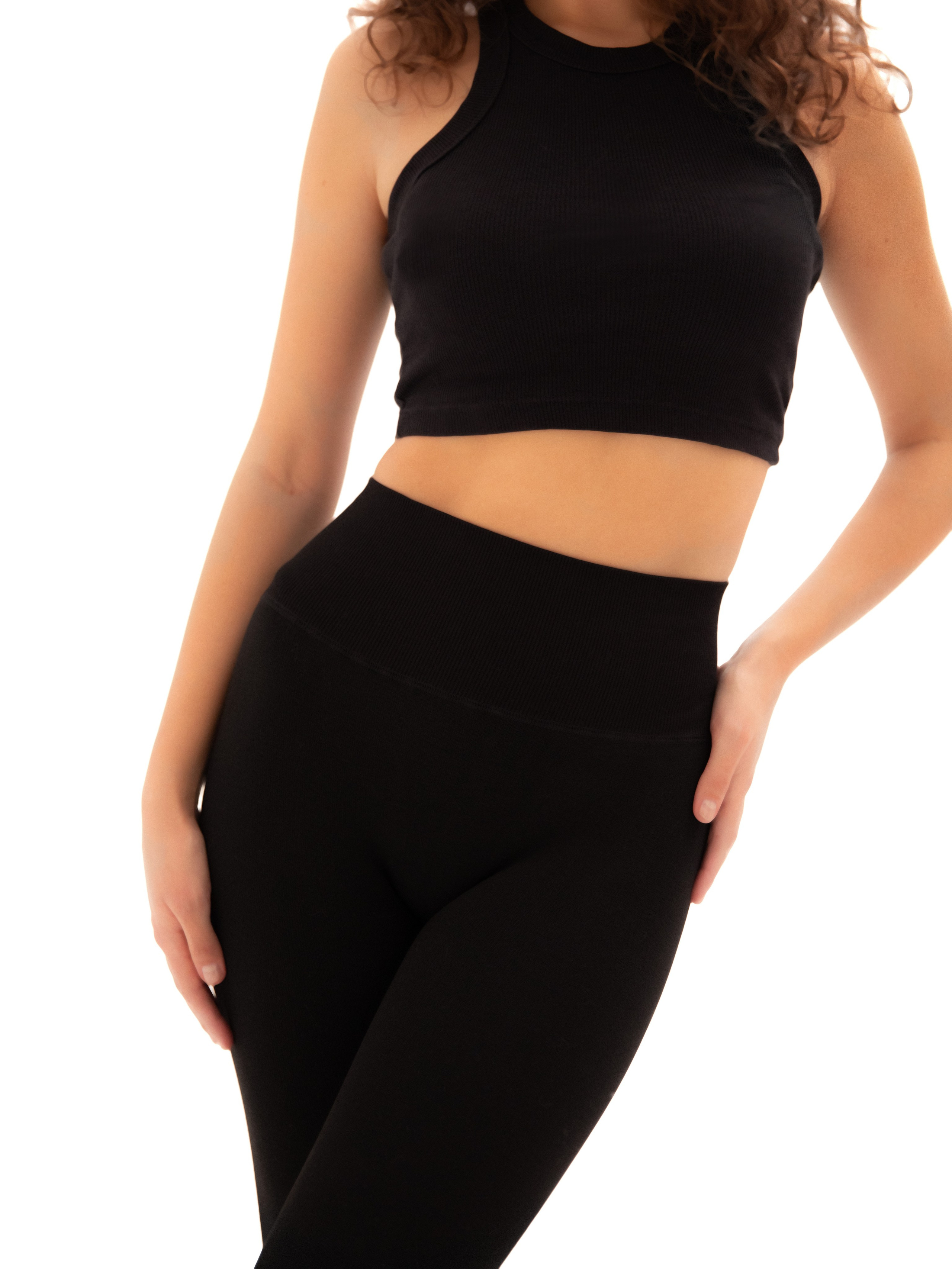 Женские лосины. Фотостудия предметной и модельной съёмки для маркетплейсов