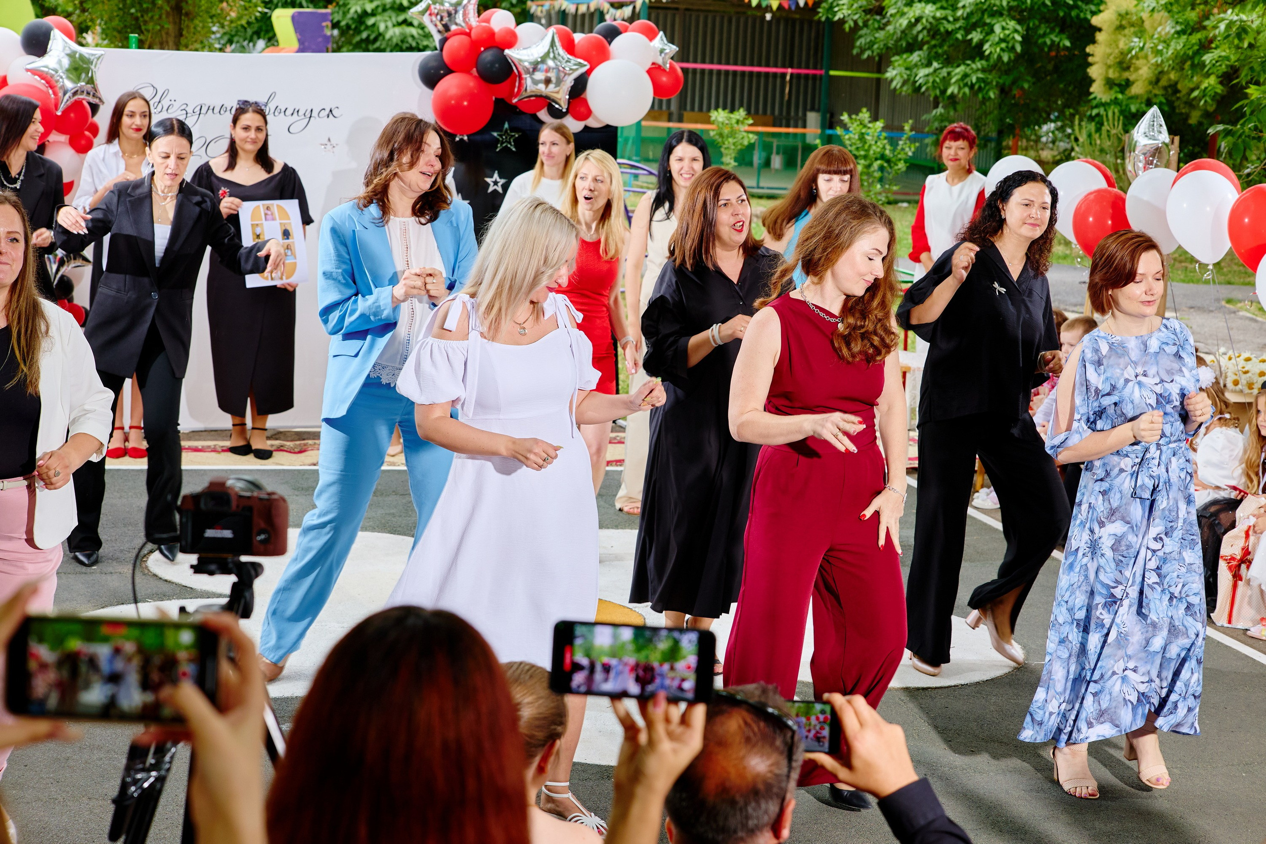 Выпускной 45 сад. Фотограф Выпускные альбомы Таганрог Сергей Коробченко