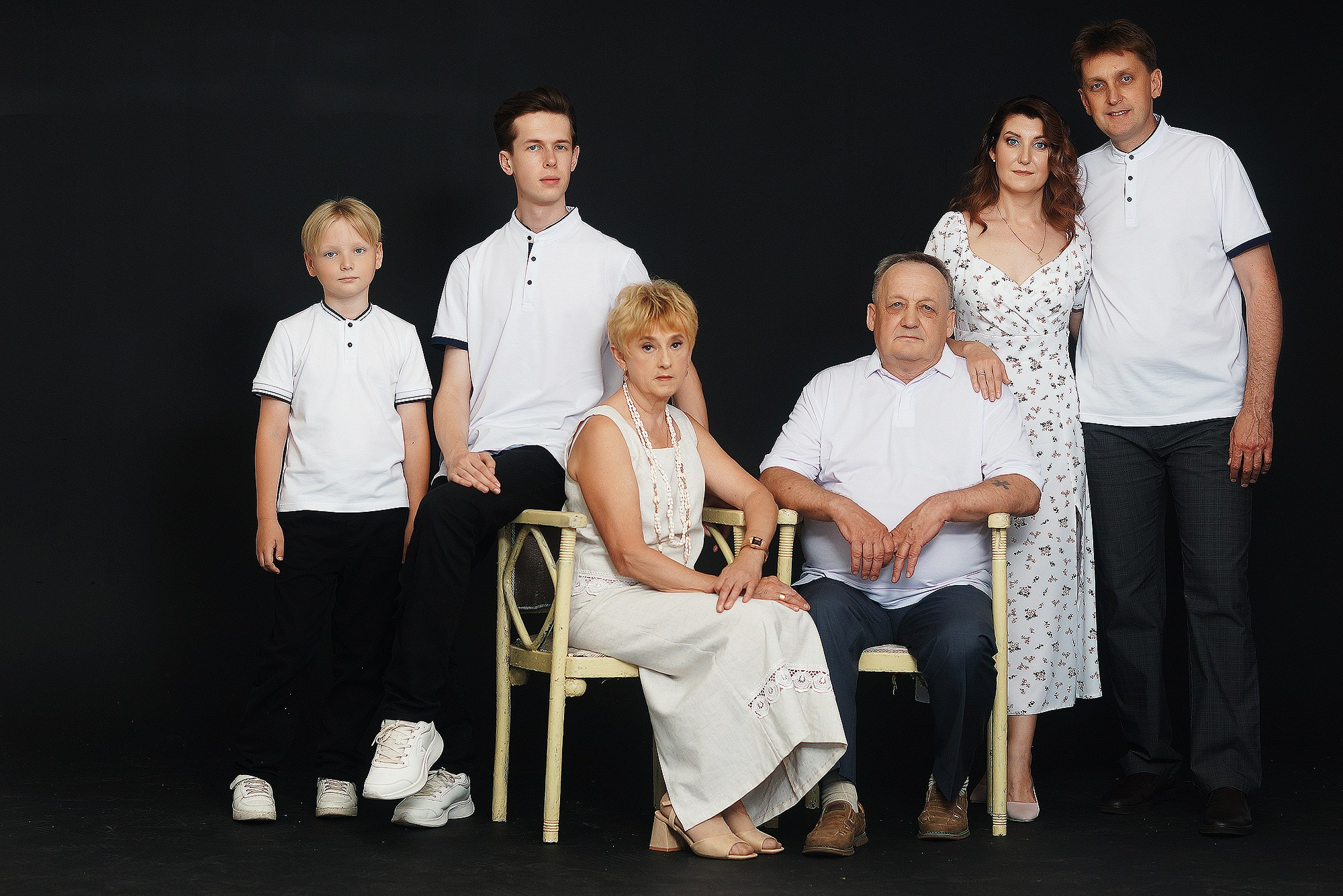 Семейная съёмка в студии. Семейный фотограф г. Новокузнецк Юлия Машникова