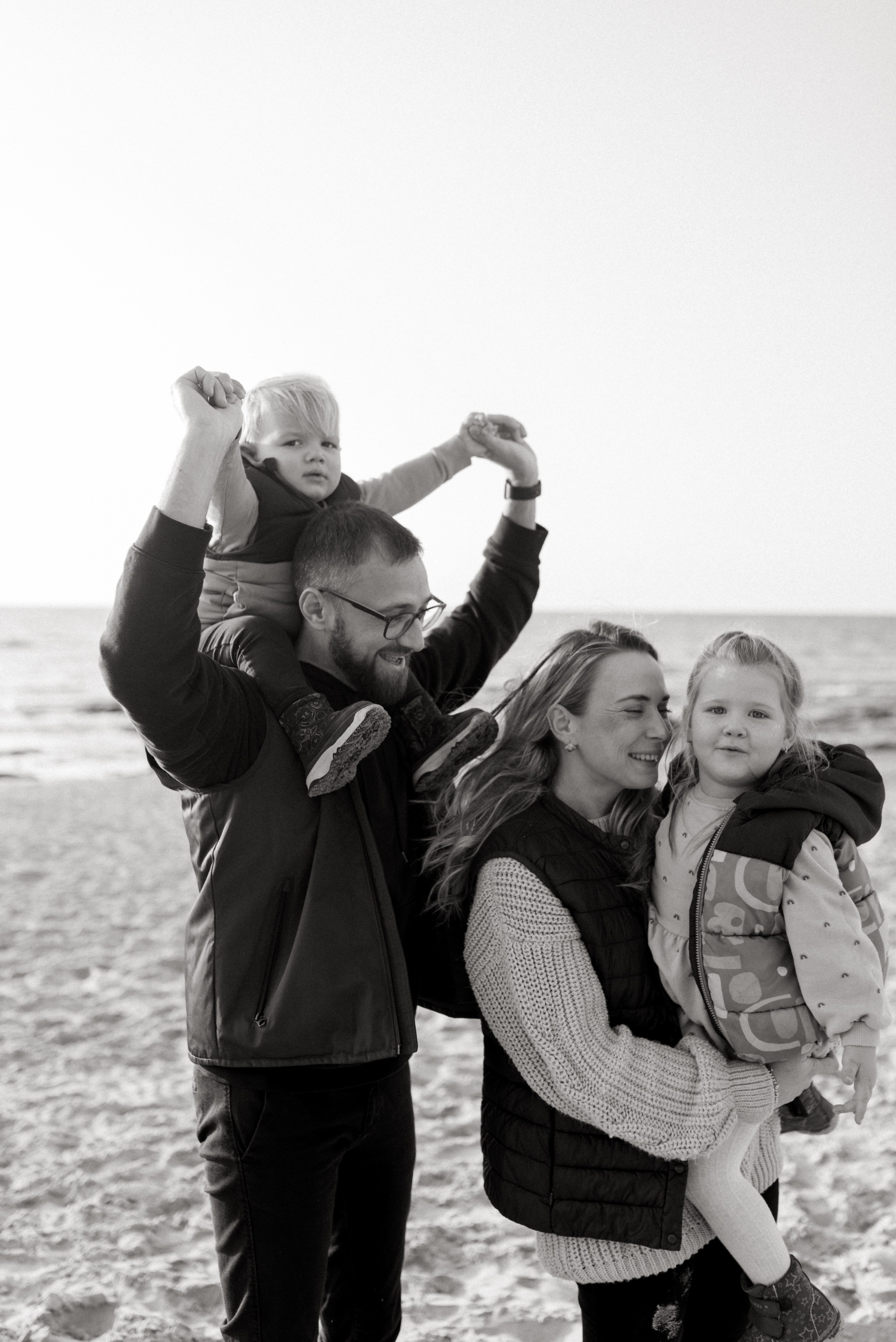 Family: Olga, Alexey, Solomika & Eric. Family photographer in Israel | Alesya Superfin