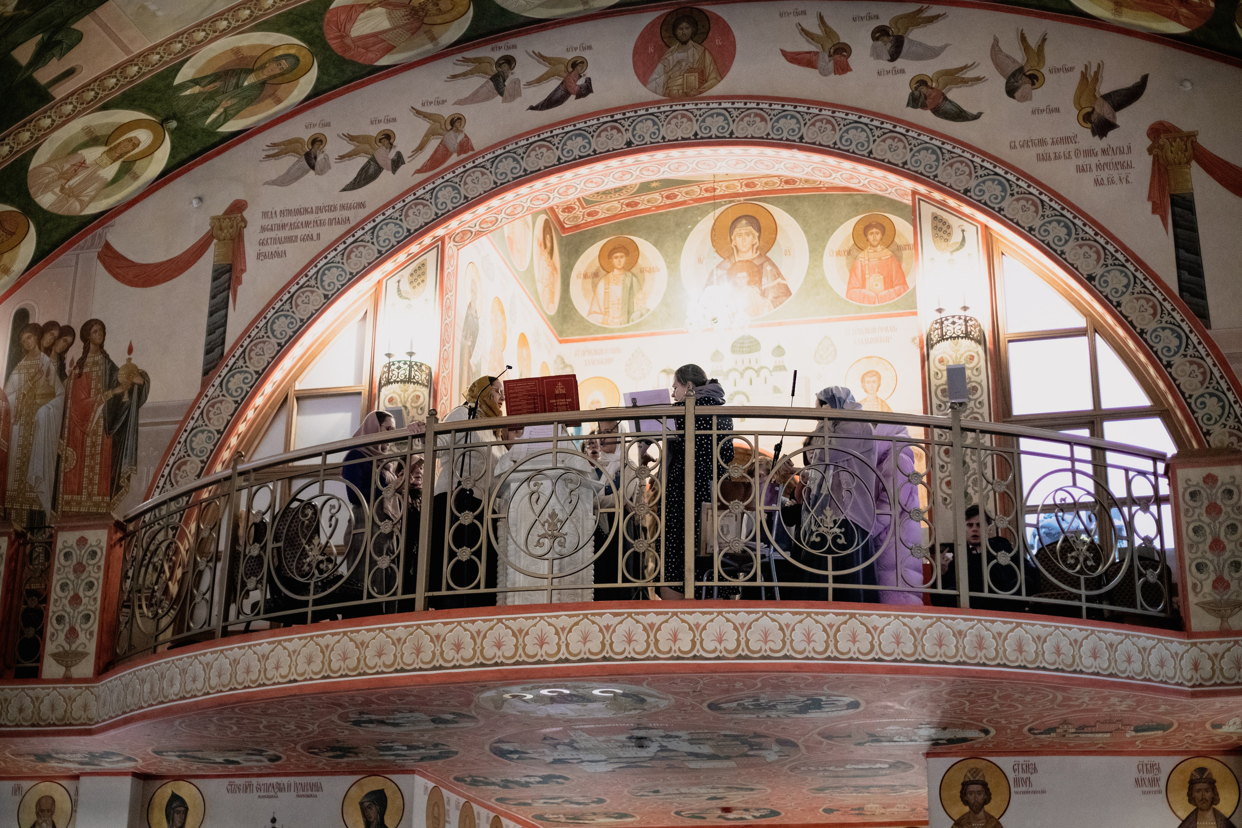 Праздничное богослужение Святителю Николаю 19 декабря. Интерьерный фотограф в Москве Роман Потапов