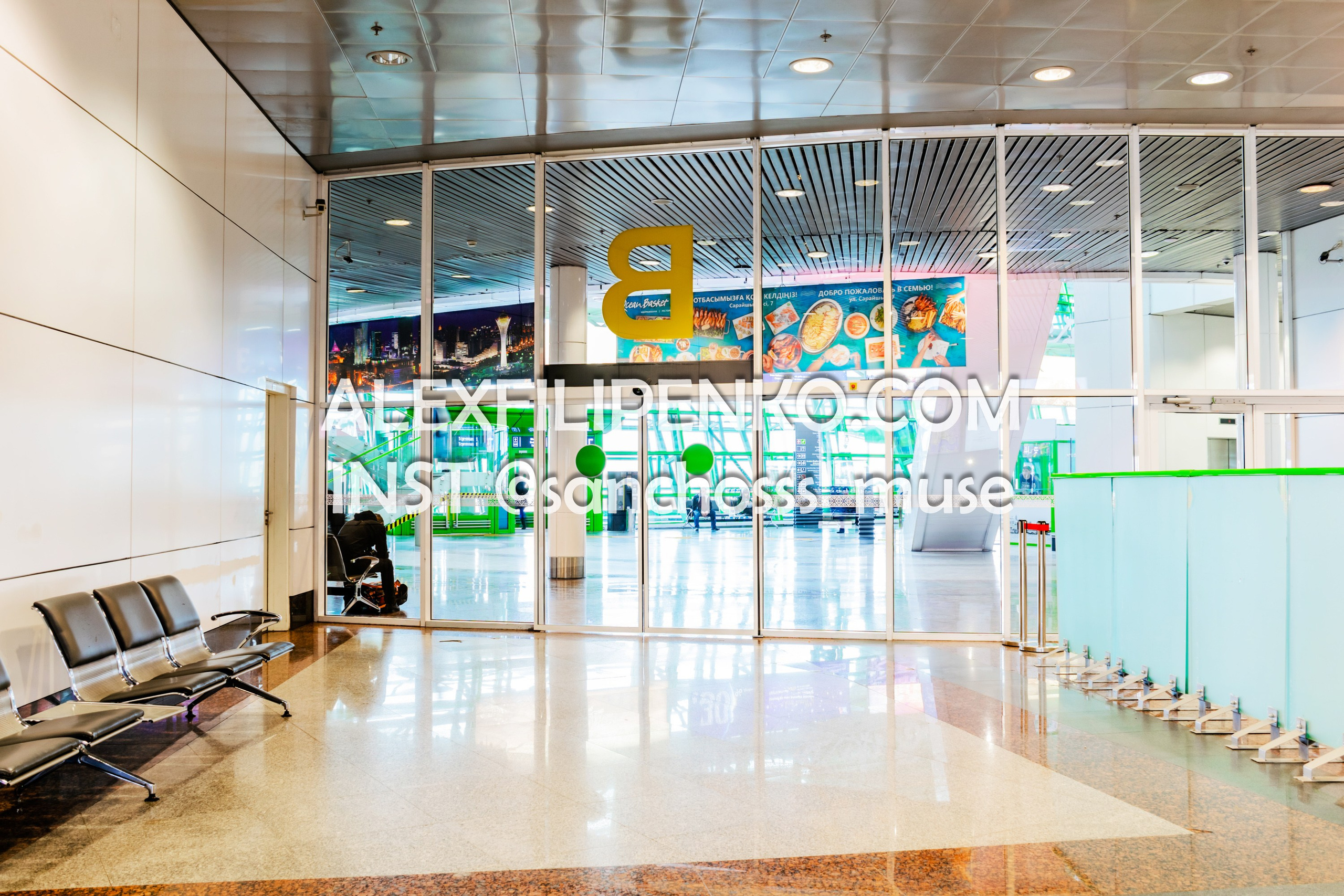 Фотосъемка для рекламного оператора MYD Production в Аэропорту Астаны. Фотограф интерьера недвижимости и архитектуры в Астане