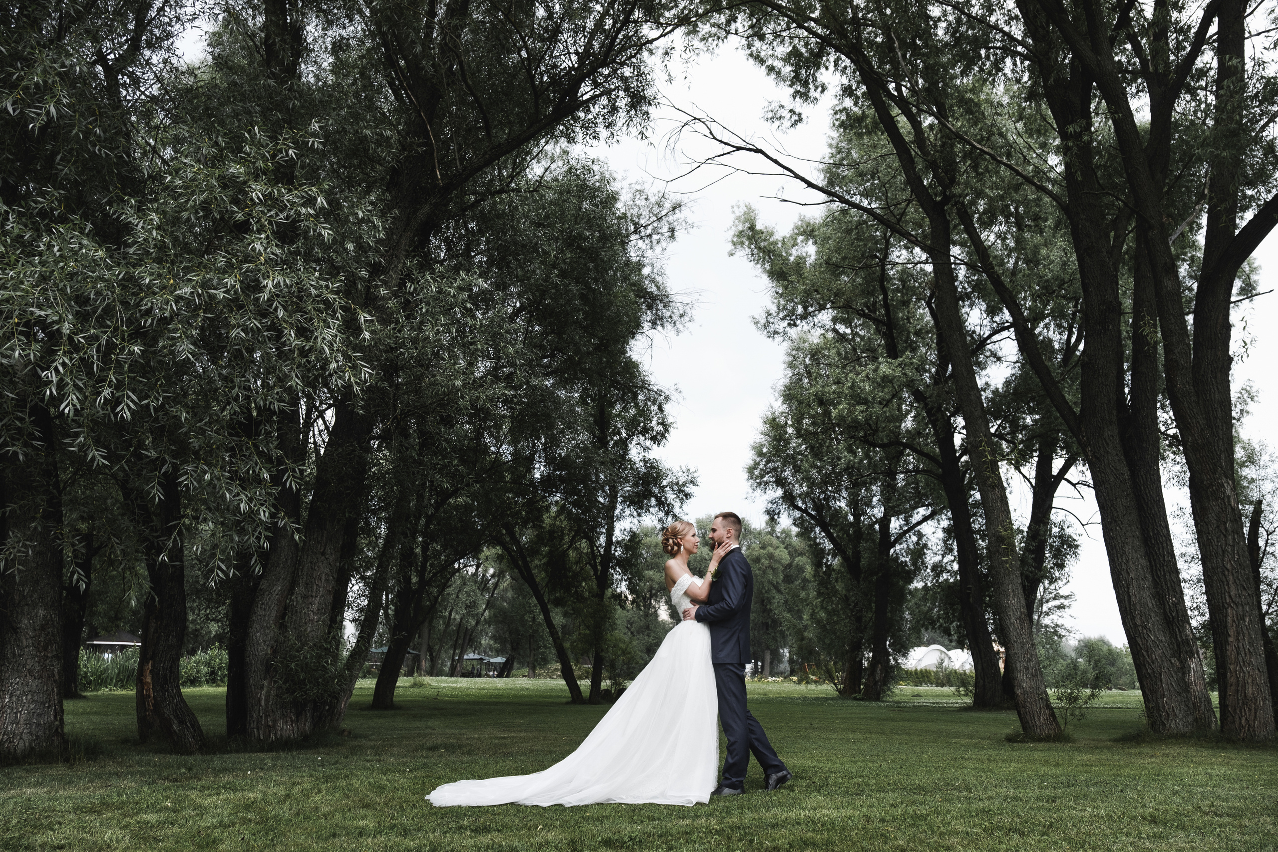 Прогулка Олеси и Вадима (узнали звездных гостей?). Профессиональный фотограф Николай Рождественский. Москва, Омск, Тюмень